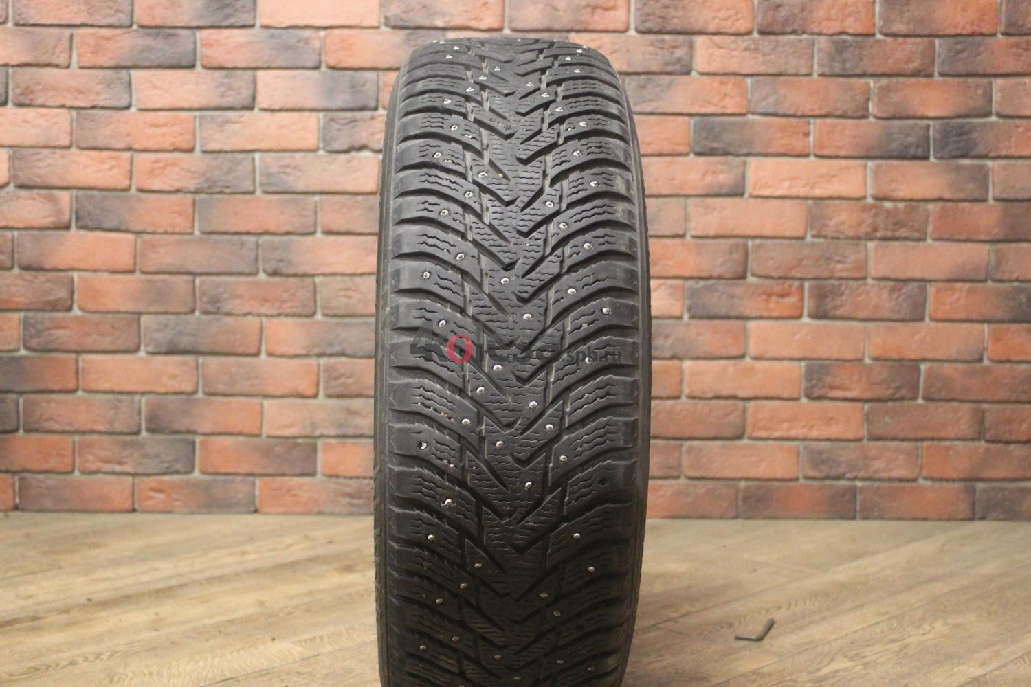 Зимние шипованные шины R17 225/65 Nokian Tyres Hakkapeliitta 8 бу (6-7 мм.) остаток шипов 70-100%