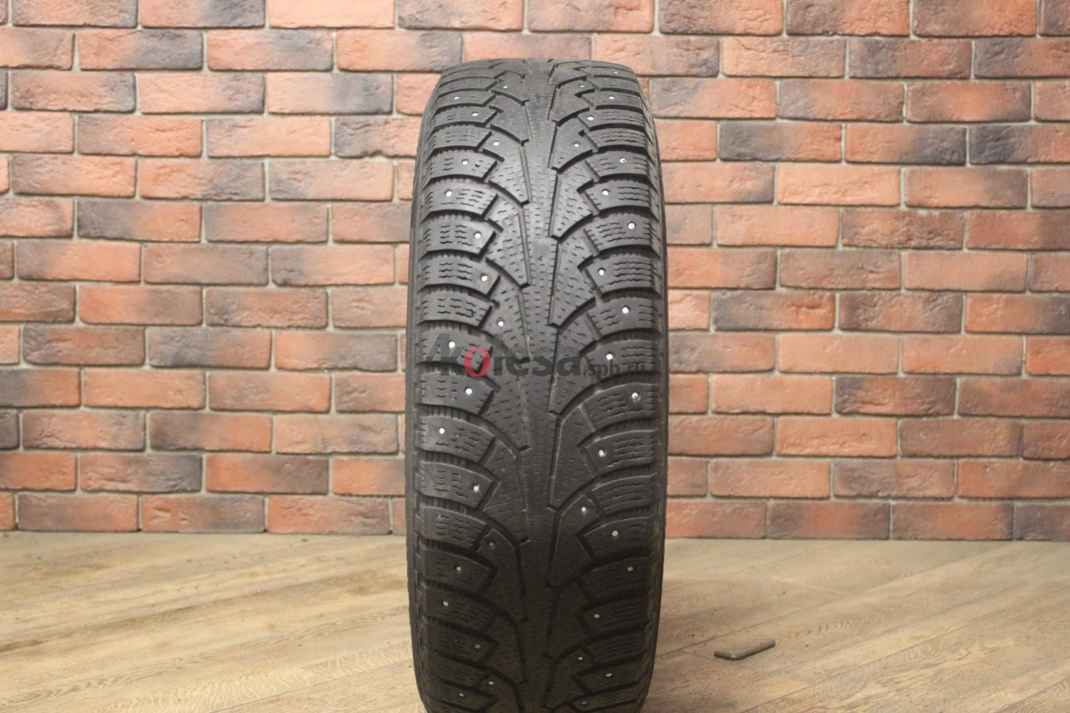 Зимние шипованные шины R17 225/65 Nokian Tyres Nordman 5 бу (4-5 мм.) остаток шипов 0-25%