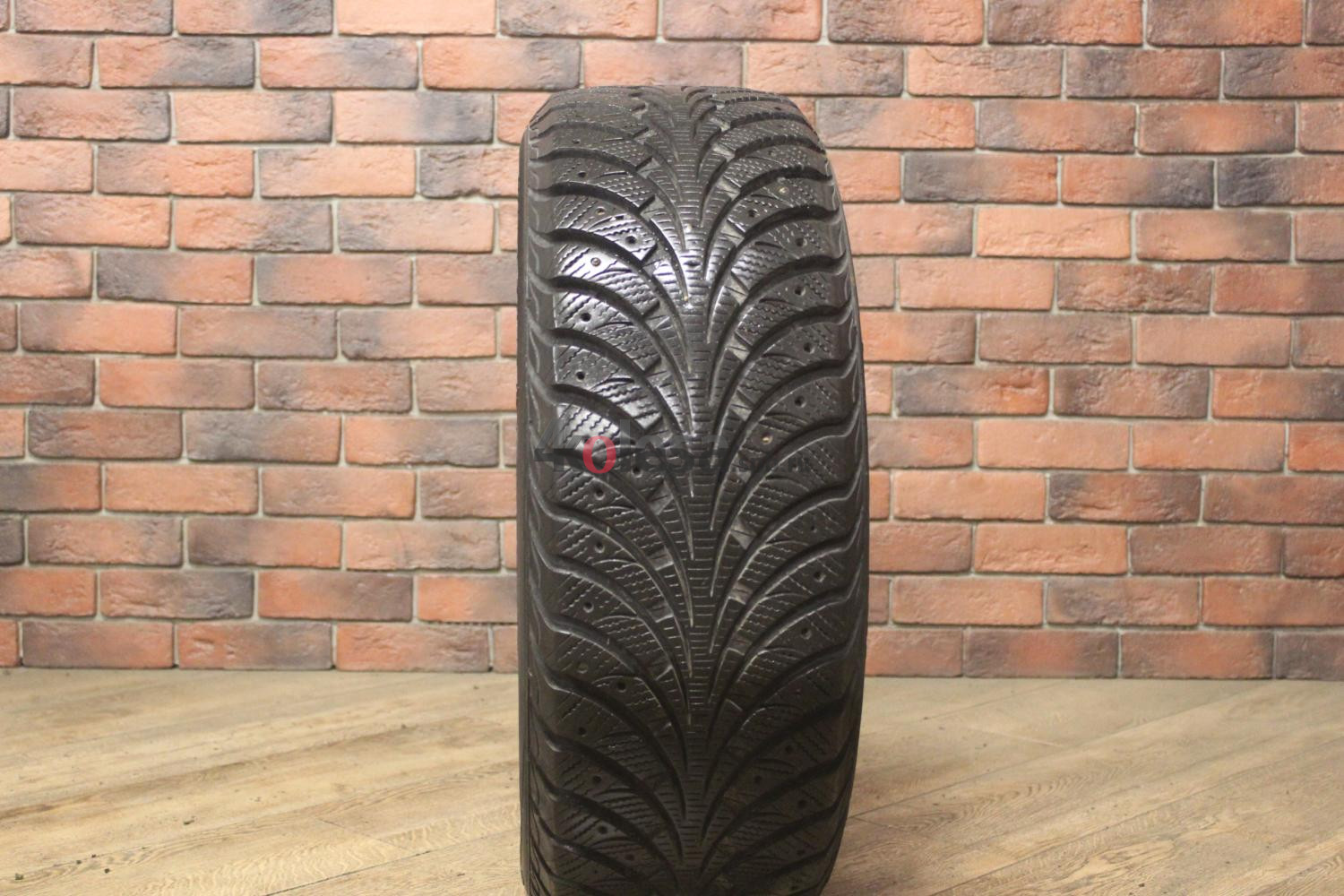 Зимние шипованные шины R17 225/60 Goodyear Ultra Grip Extreme бу (8-9 мм.) остаток шипов 0-25%