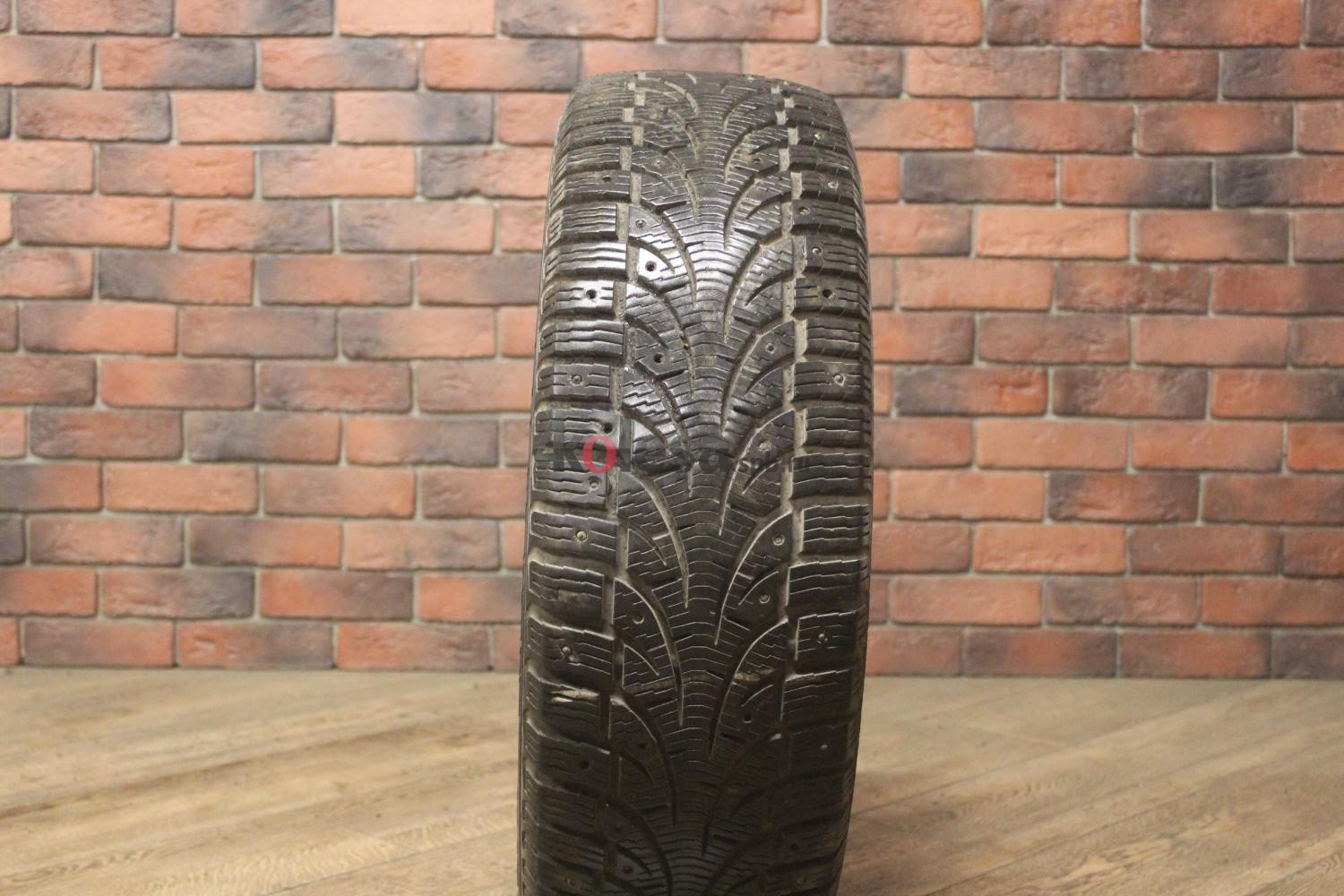Зимние шипованные шины R17 225/60 Pirelli Winter Carving Edge бу (4-5 мм.) остаток шипов 25-49%