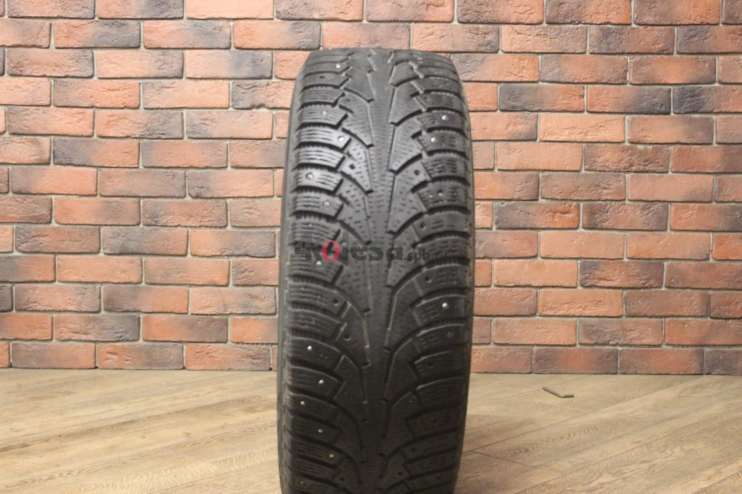 Зимние шипованные шины R17 225/60 Nokian Tyres Nordman 5 бу (4-5 мм.) остаток шипов 25-49%