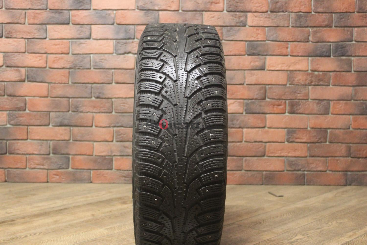 Зимние шипованные шины R17 225/60 Nokian Tyres Nordman 5 бу (6-7 мм.) остаток шипов 50-69%