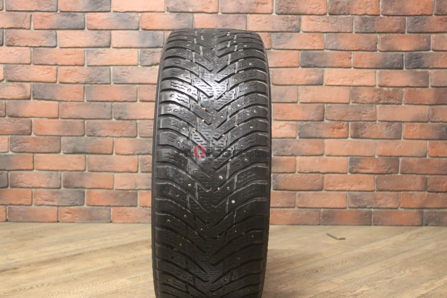 Зимние шипованные шины R17 225/60 Nokian Tyres Hakkapeliitta 8 бу (6-7 мм.) остаток шипов 70-100%