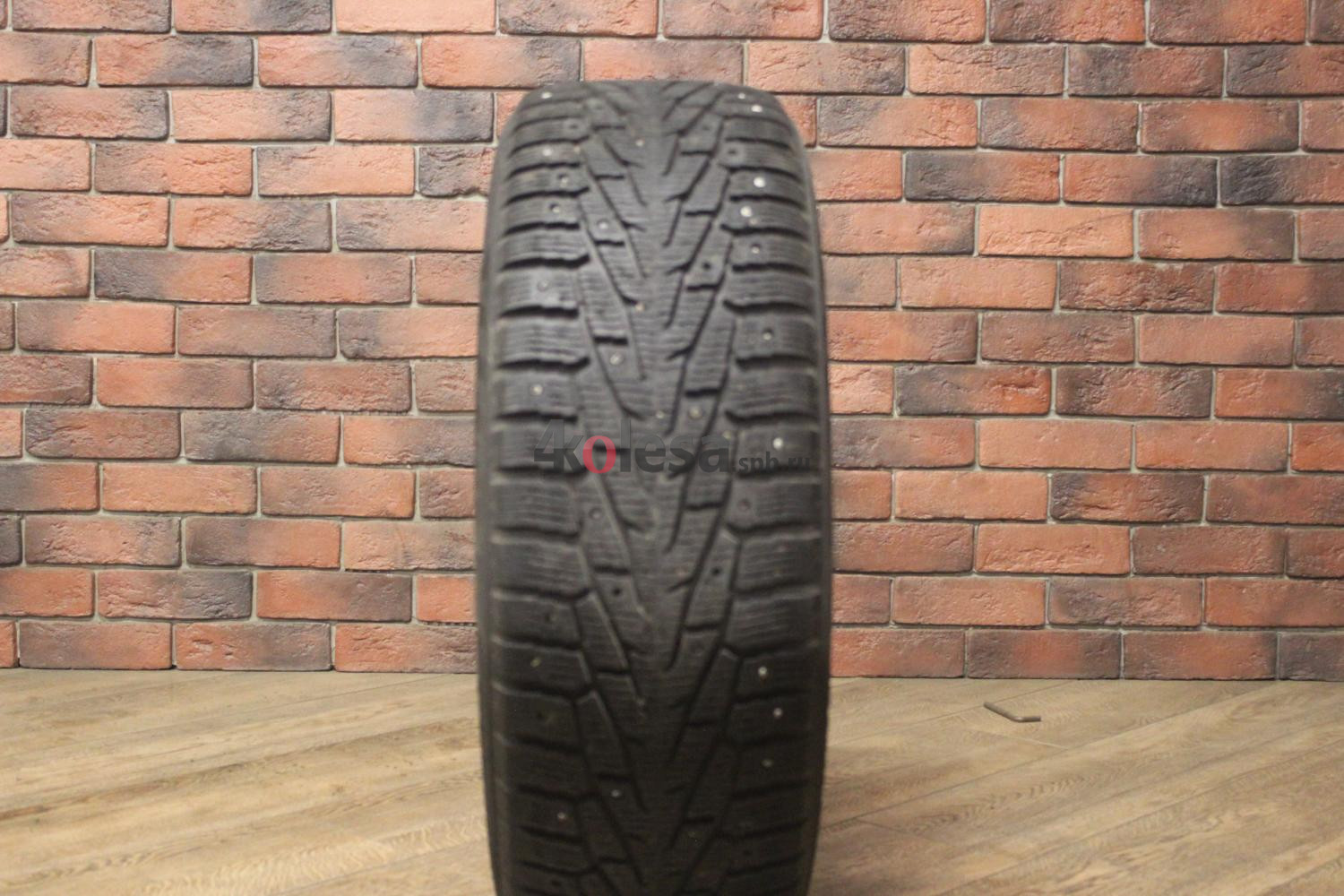 Зимние шипованные шины R17 225/60 Nokian Tyres Hakkapeliitta 7 RFT бу (6-7 мм.) остаток шипов 0-25%