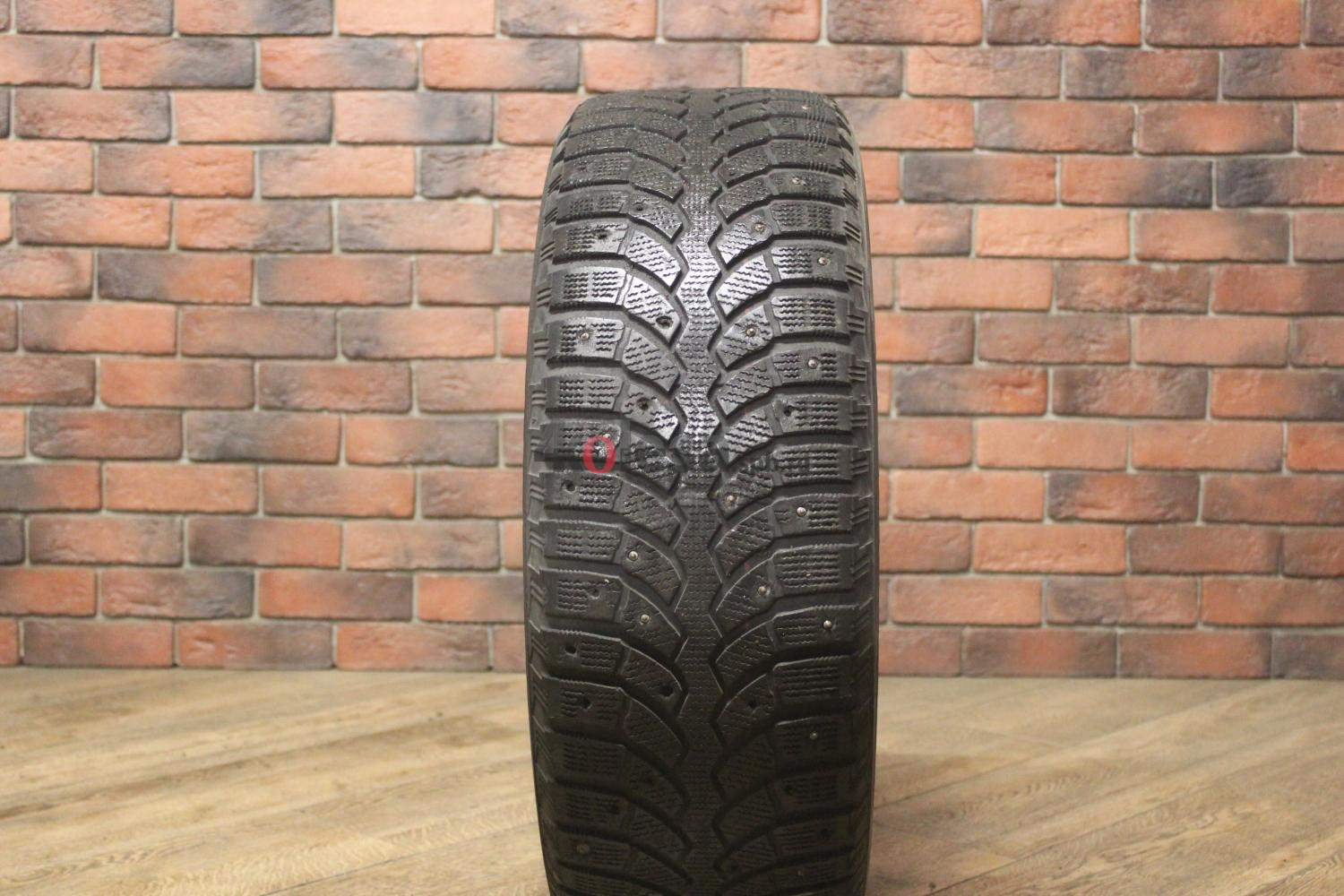 Зимние шипованные шины R17 225/60 Bridgestone Blizzak Spike-01 бу (4-5 мм.) остаток шипов 25-49%