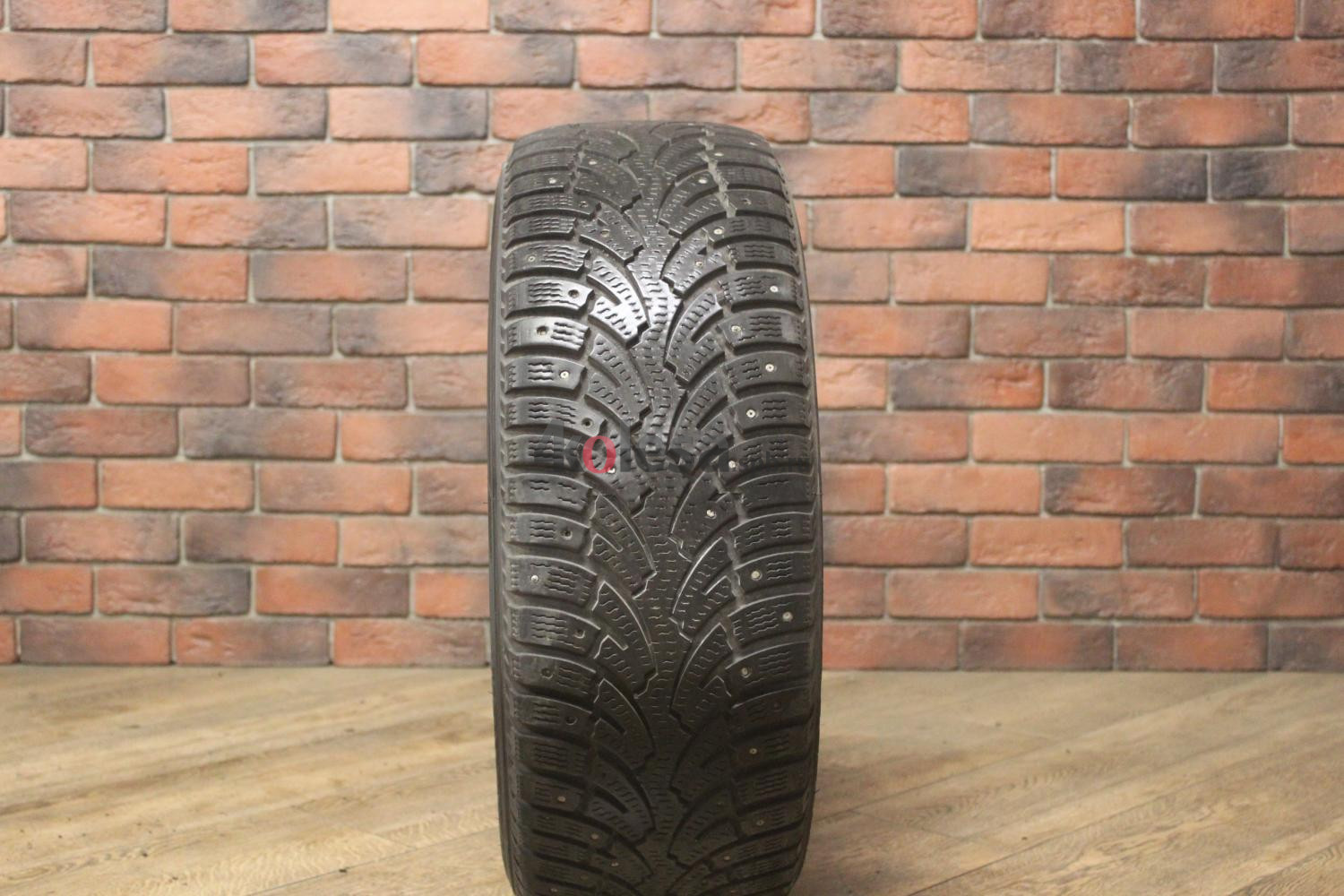 Зимние шипованные шины R17 225/55 Bridgestone Noranza 2 evo бу (4-5 мм.) остаток шипов 0-25%