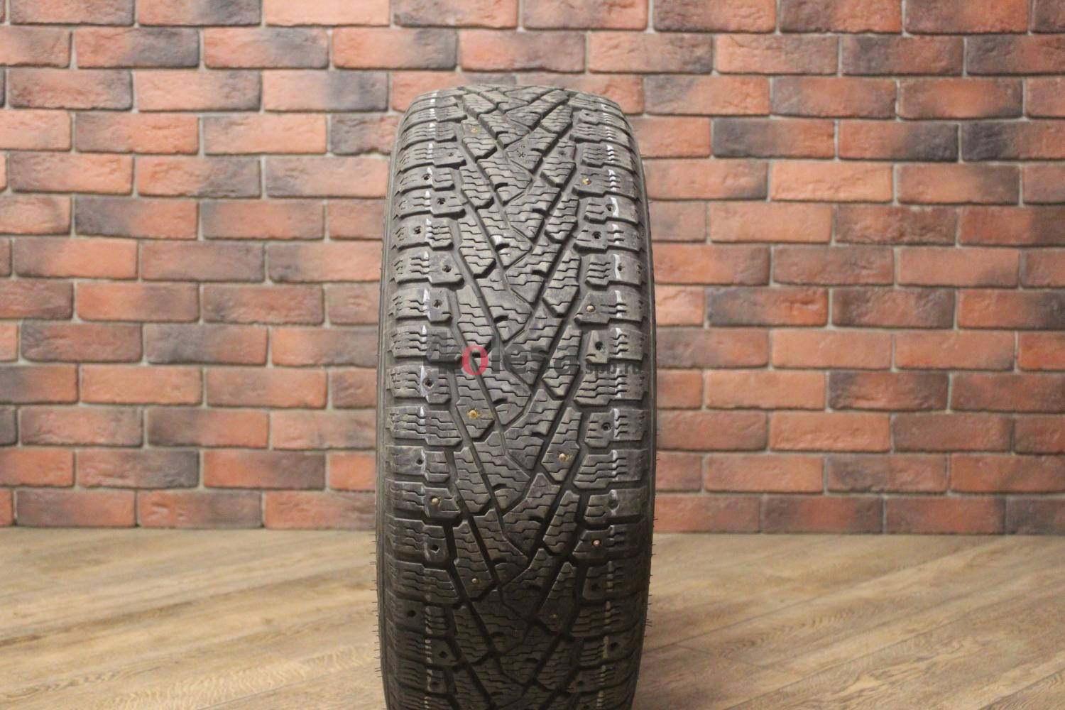 Зимние шипованные шины R17C 225/55 Nokian Tyres Hakkapeliitta C3 бу (8-9 мм.) остаток шипов 0-25%