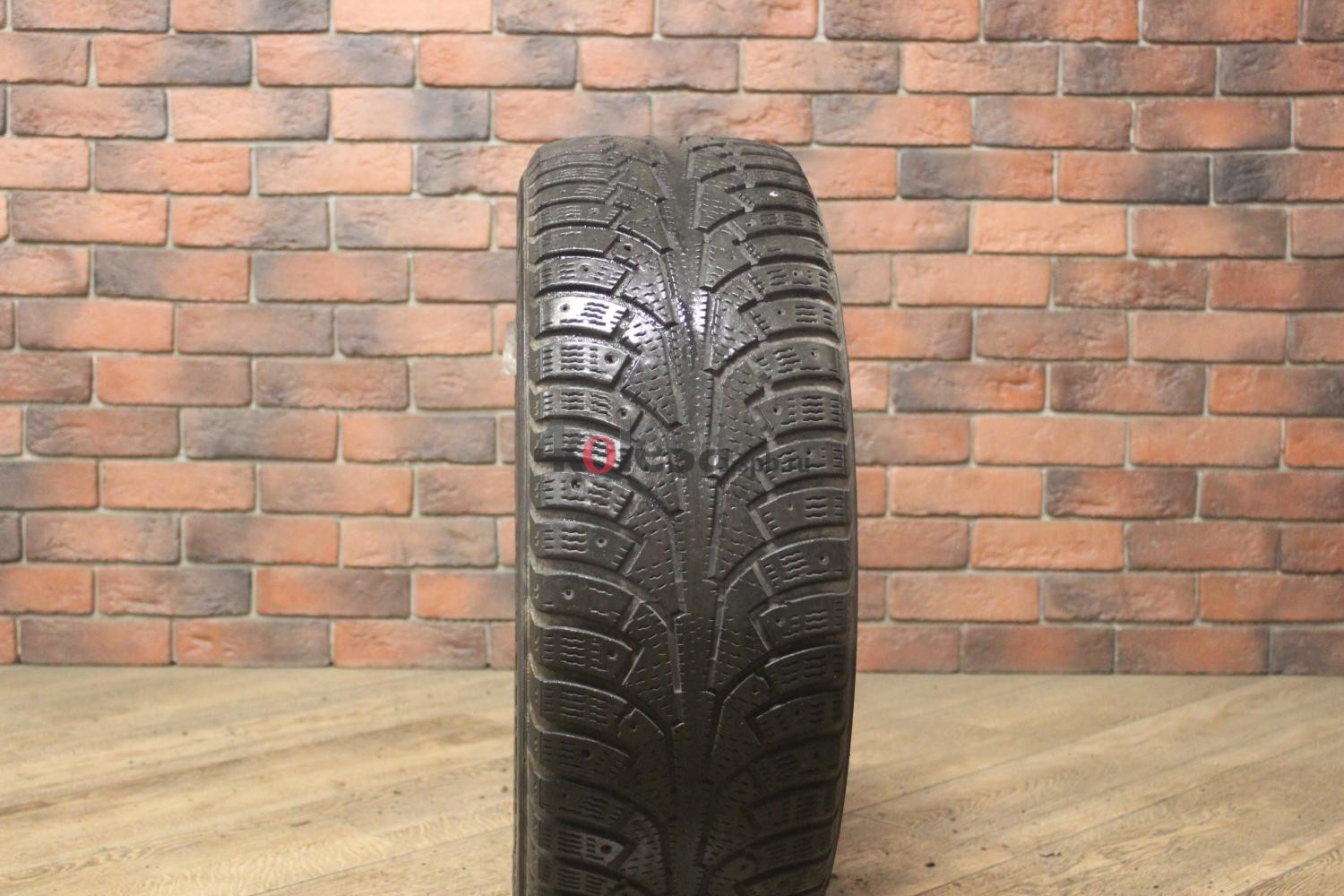 Зимние шипованные шины R17 215/55 Nokian Tyres Nordman 5 бу (4-5 мм.) остаток шипов 0-25%