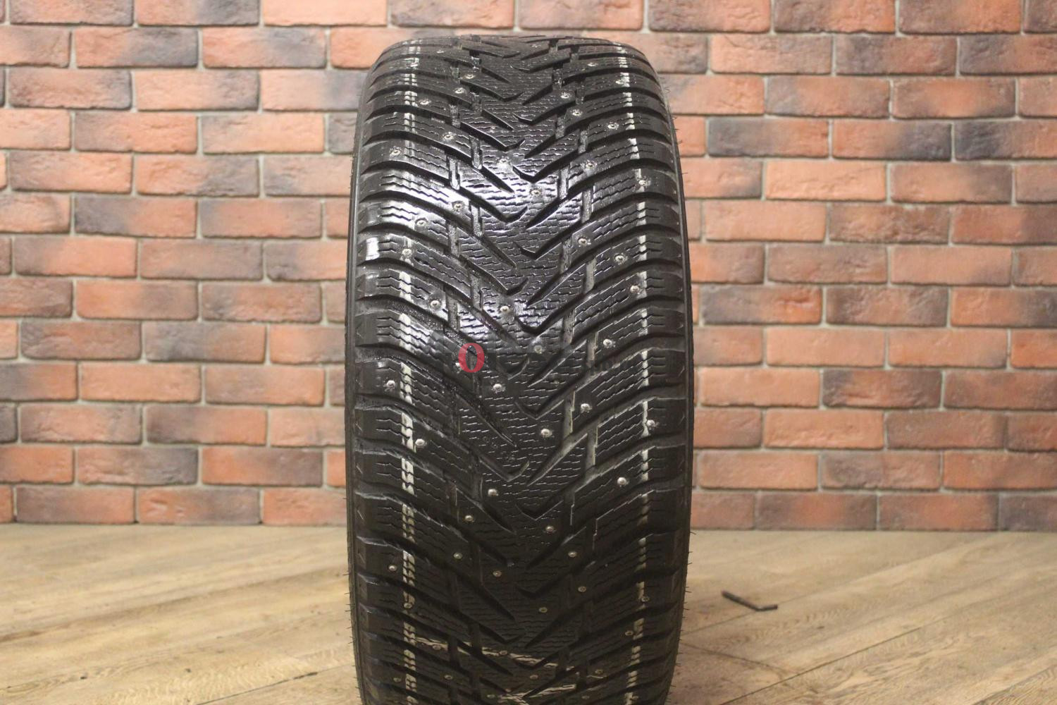 Зимние шипованные шины R20 275/40 Nokian Tyres Hakkapeliitta 8 бу (8-9 мм.) остаток шипов 70-100%