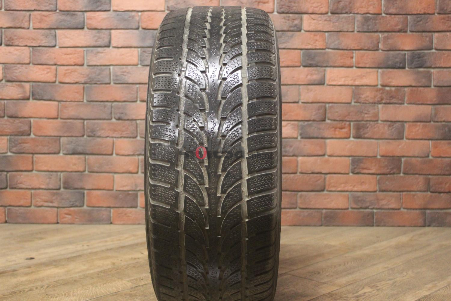 Зимние нешипованные шины R17 275/60 Nokian Tyres WR бу Лип. (4-5 мм.)