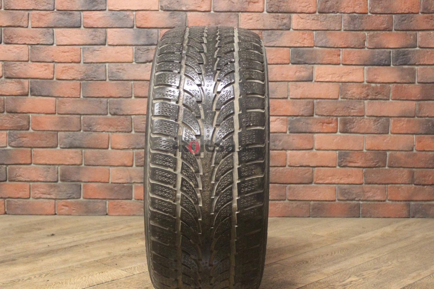Зимние нешипованные шины R17 255/55 Nokian Tyres WR бу Лип. (4-5 мм.)