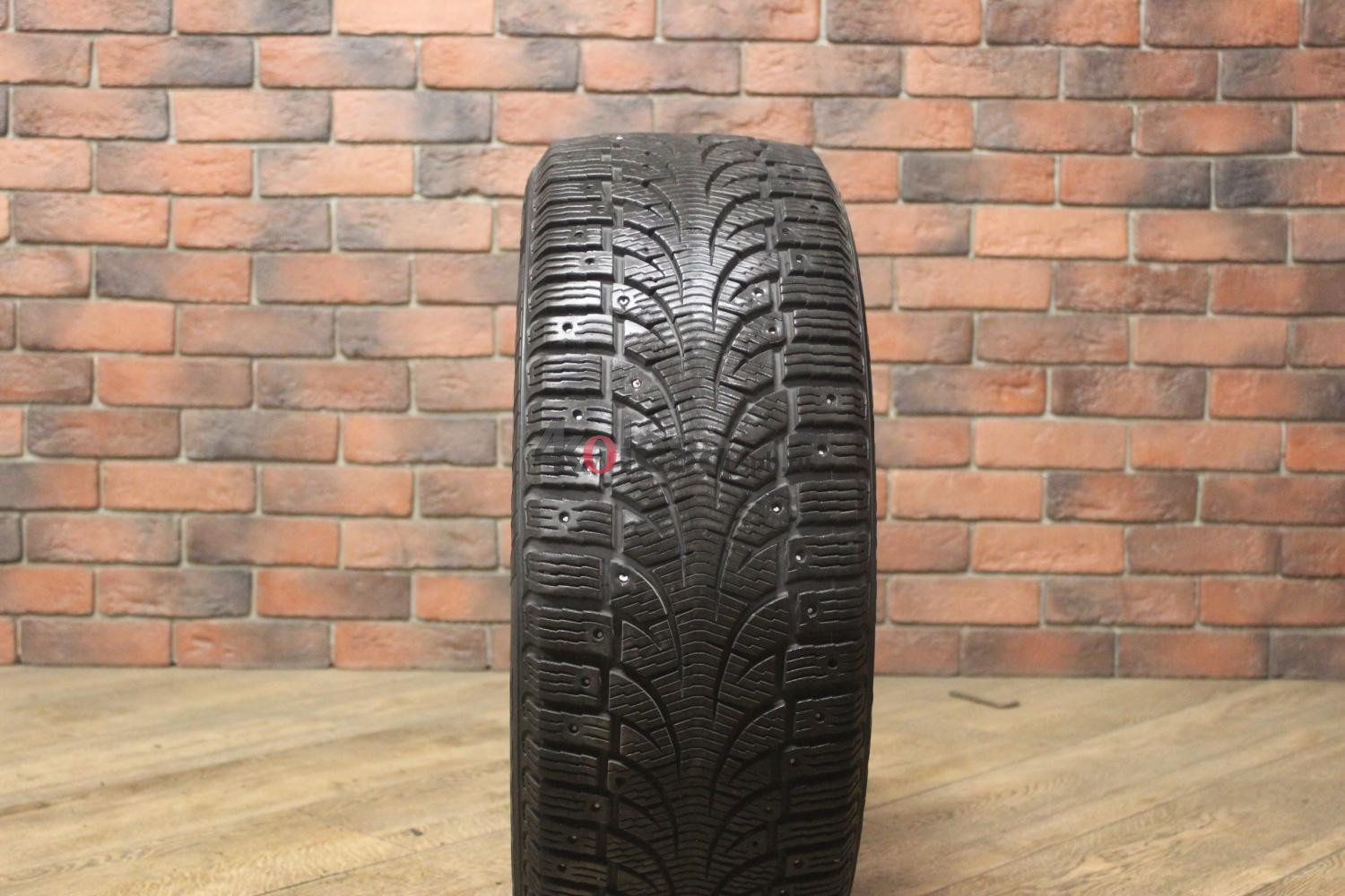 Зимние шипованные шины R17 225/50 Pirelli Winter Carving Edge бу (6-7 мм.) остаток шипов 0-25%