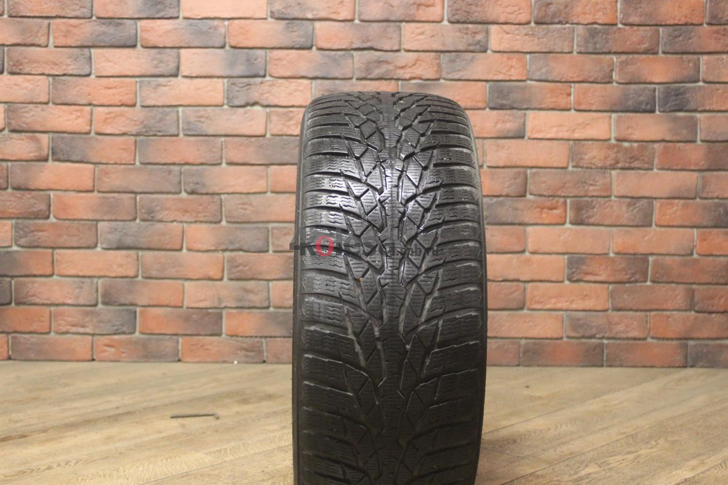 Зимние нешипованные шины R17 225/45 Nokian Tyres WR D4 бу Лип. (4-5 мм.)