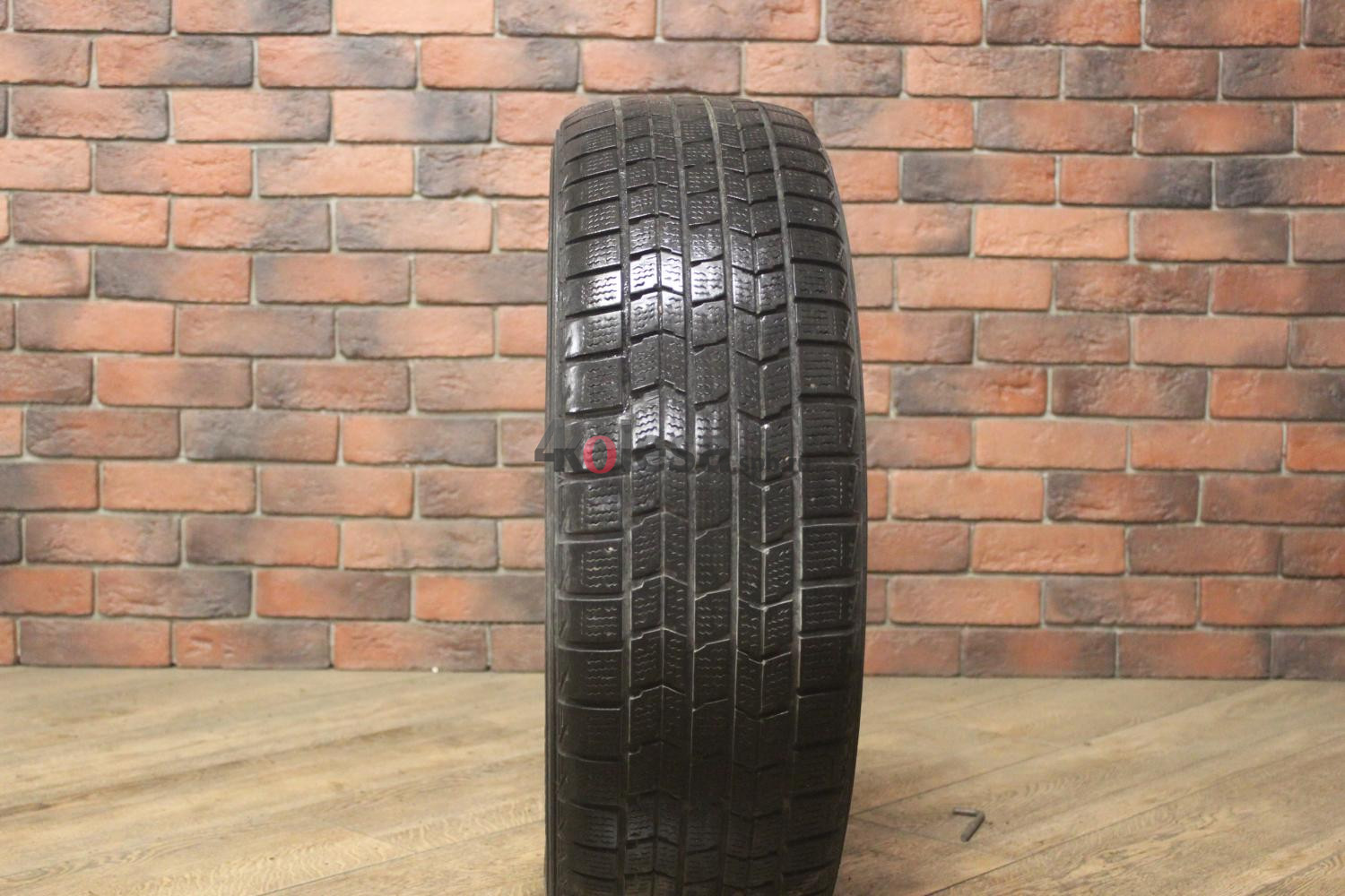 Зимние нешипованные шины R17 215/60 Dunlop Graspic DS3 бу Лип. (4-5 мм.)