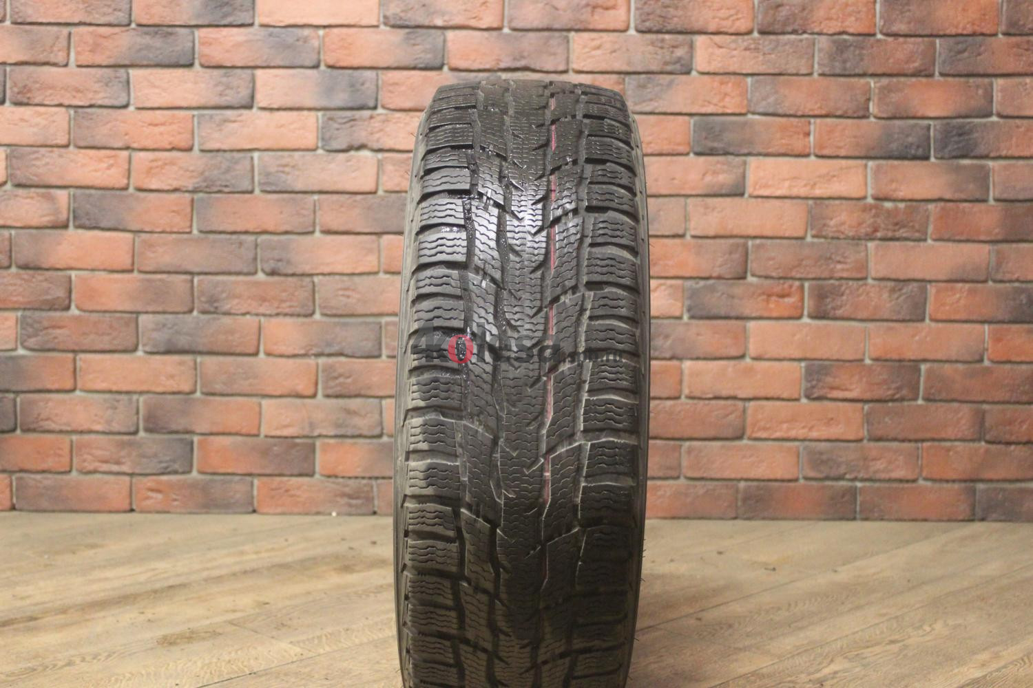 Зимние нешипованные шины R17C 215/60 Nokian Tyres Hakkapeliitta CR3 бу Лип. (6-7 мм.)