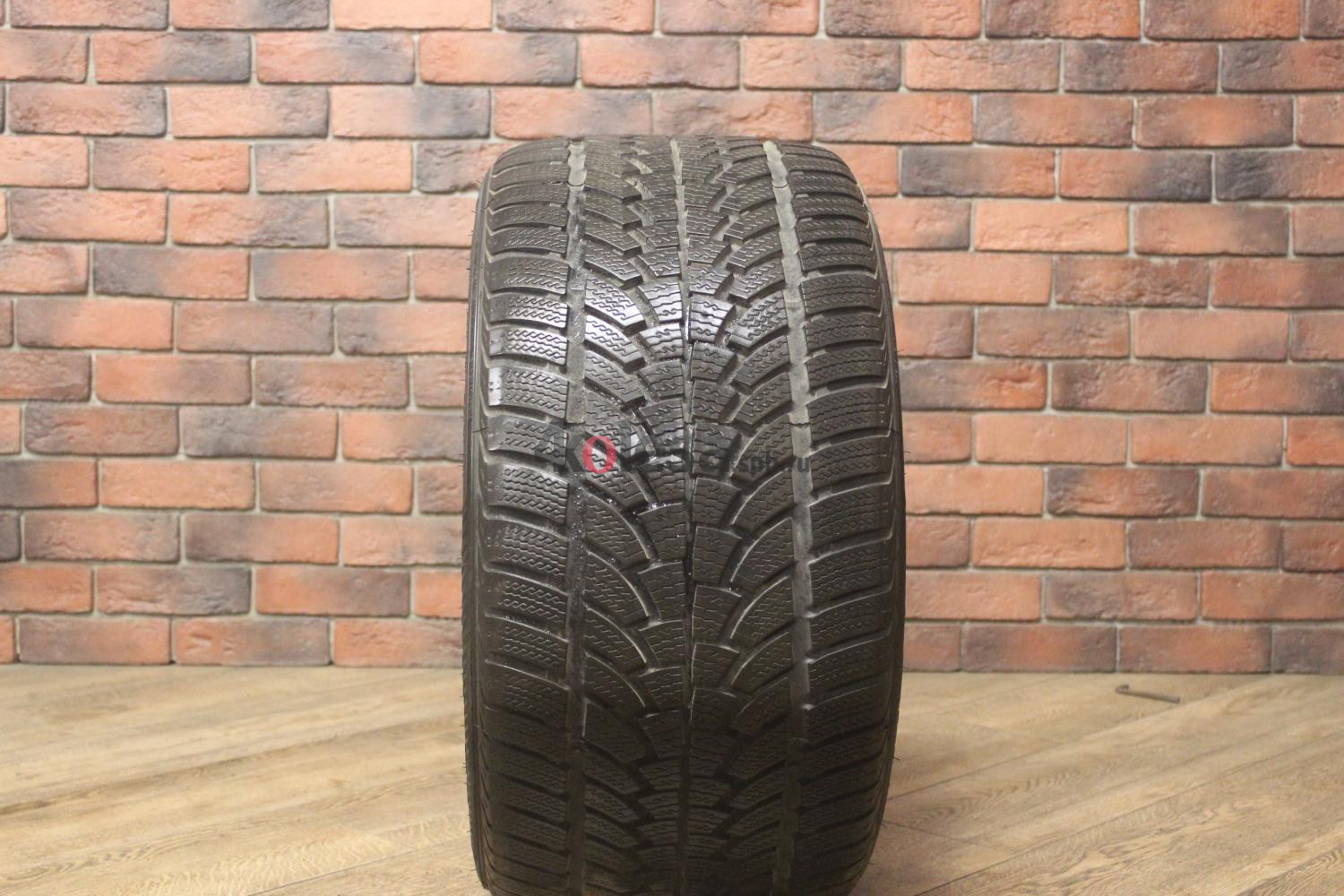 Зимние нешипованные шины R18 295/35 Nokian Tyres Hakka Sipe WR бу Лип. (6-7 мм.)