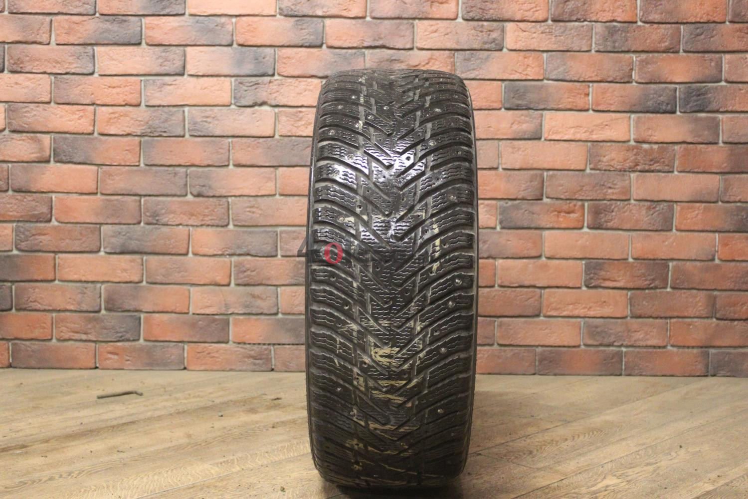 Зимние шипованные шины R18 225/50 Nokian Tyres Hakkapeliitta 8 бу (6-7 мм.) остаток шипов 70-100%