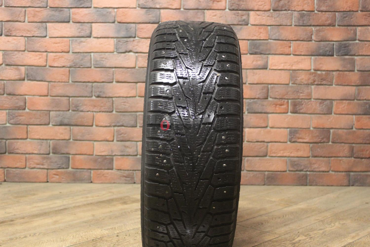 Зимние шипованные шины R18 225/55 Nokian Tyres Hakkapeliitta 7 бу (4-5 мм.) остаток шипов 25-49%