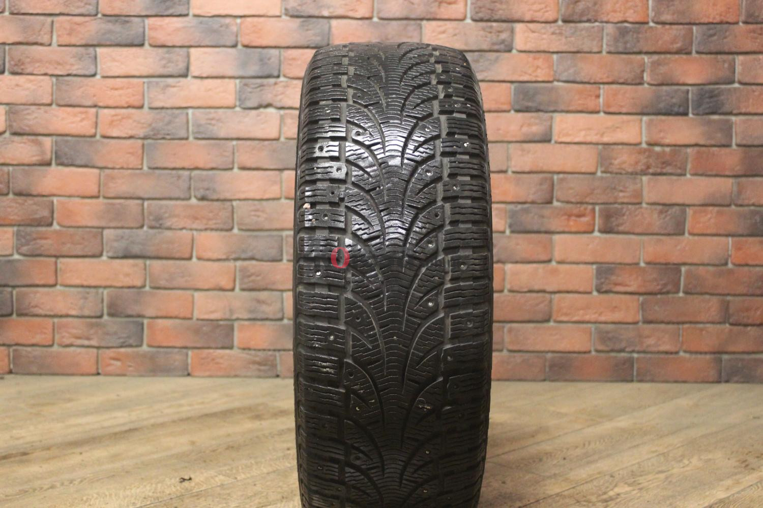 Зимние шипованные шины R18 225/55 Pirelli Winter Carving Edge бу (4-5 мм.) остаток шипов 0-25%