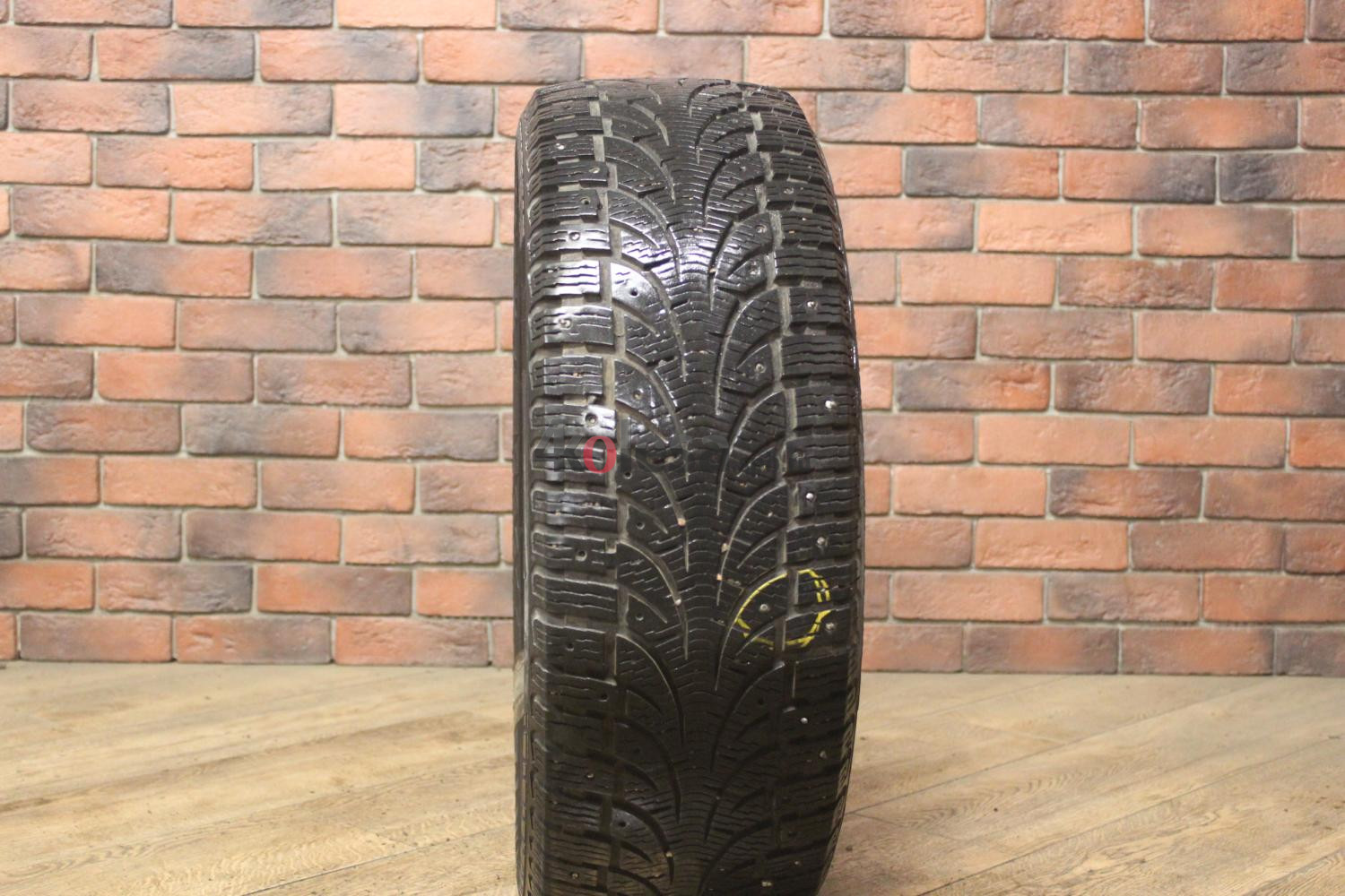 Зимние шипованные шины R18 225/55 Pirelli Winter Carving Edge бу (4-5 мм.) остаток шипов 25-49%