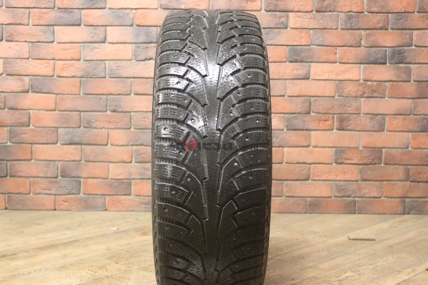 Зимние шипованные шины R18 235/60 Nokian Tyres Hakkapeliitta 5 бу (6-7 мм.) остаток шипов 0-25%