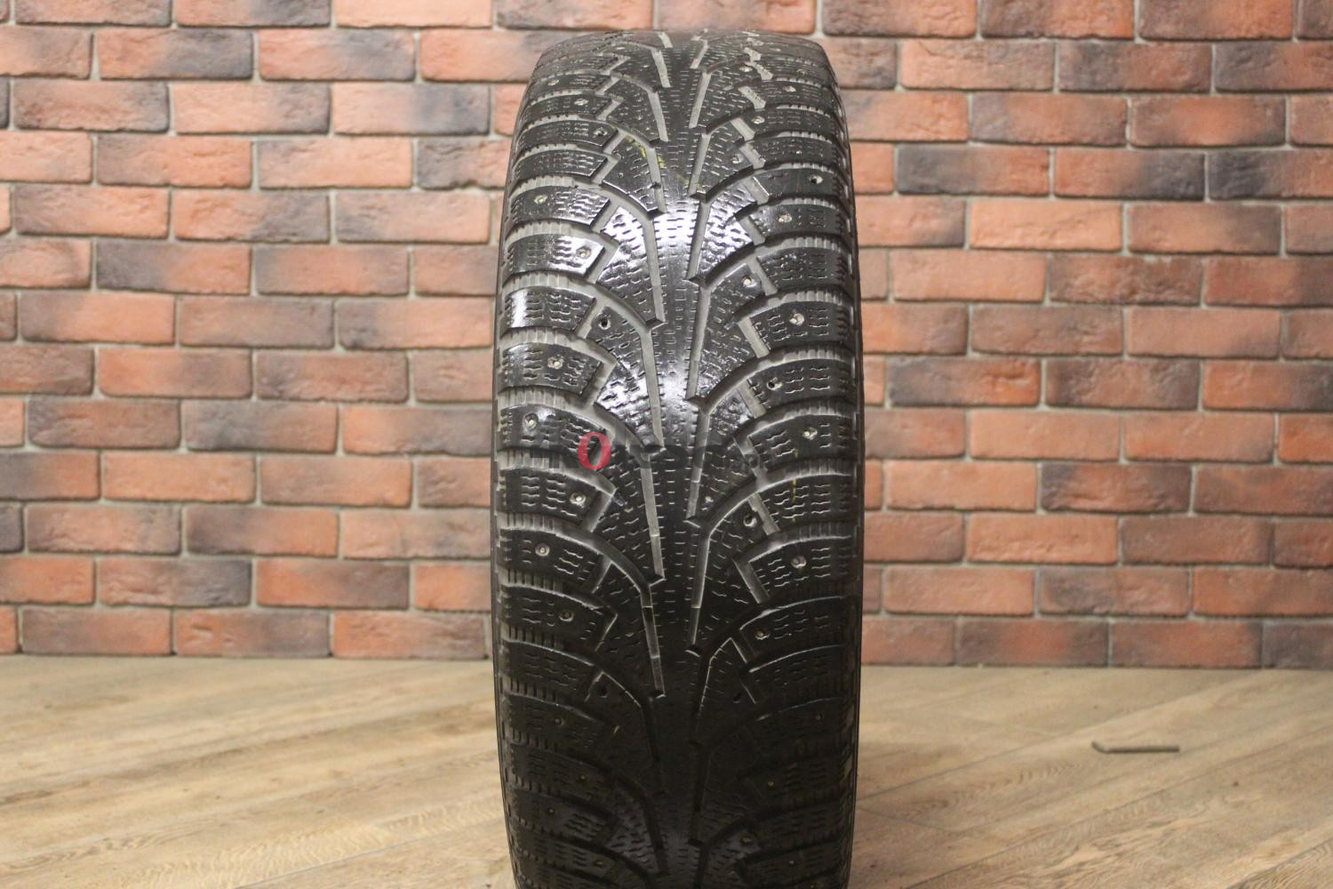 Зимние шипованные шины R18 235/60 Nokian Tyres Nordman 5 бу (4-5 мм.) остаток шипов 0-25%