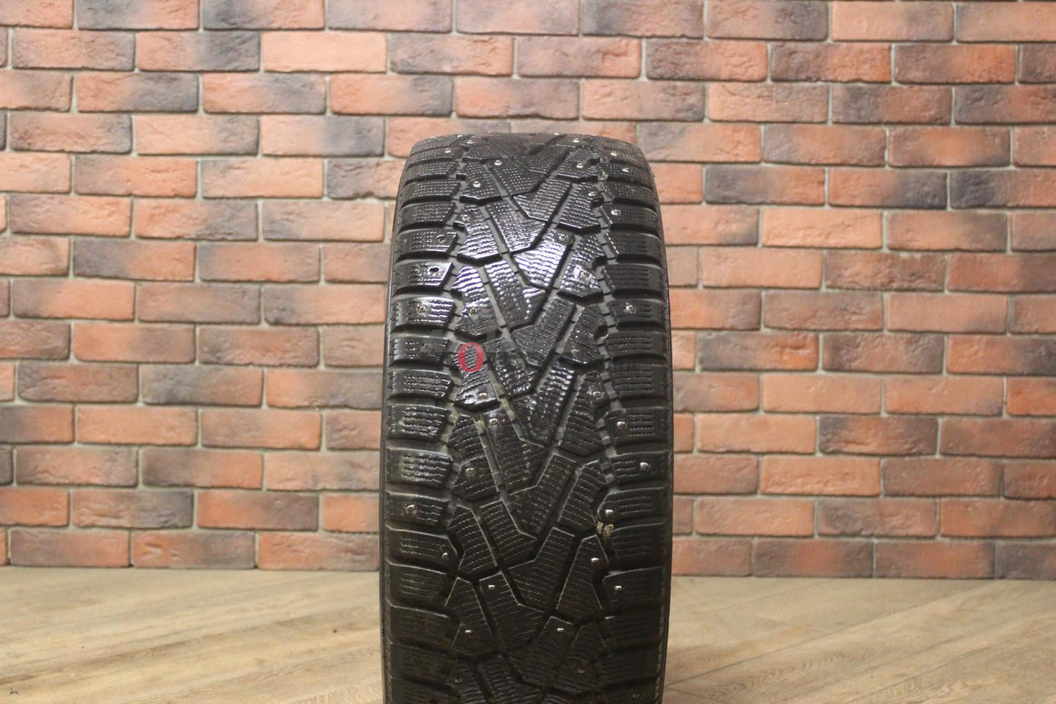 Зимние шипованные шины R18 245/45 Pirelli Ice Zero бу (6-7 мм.) остаток шипов 70-100%