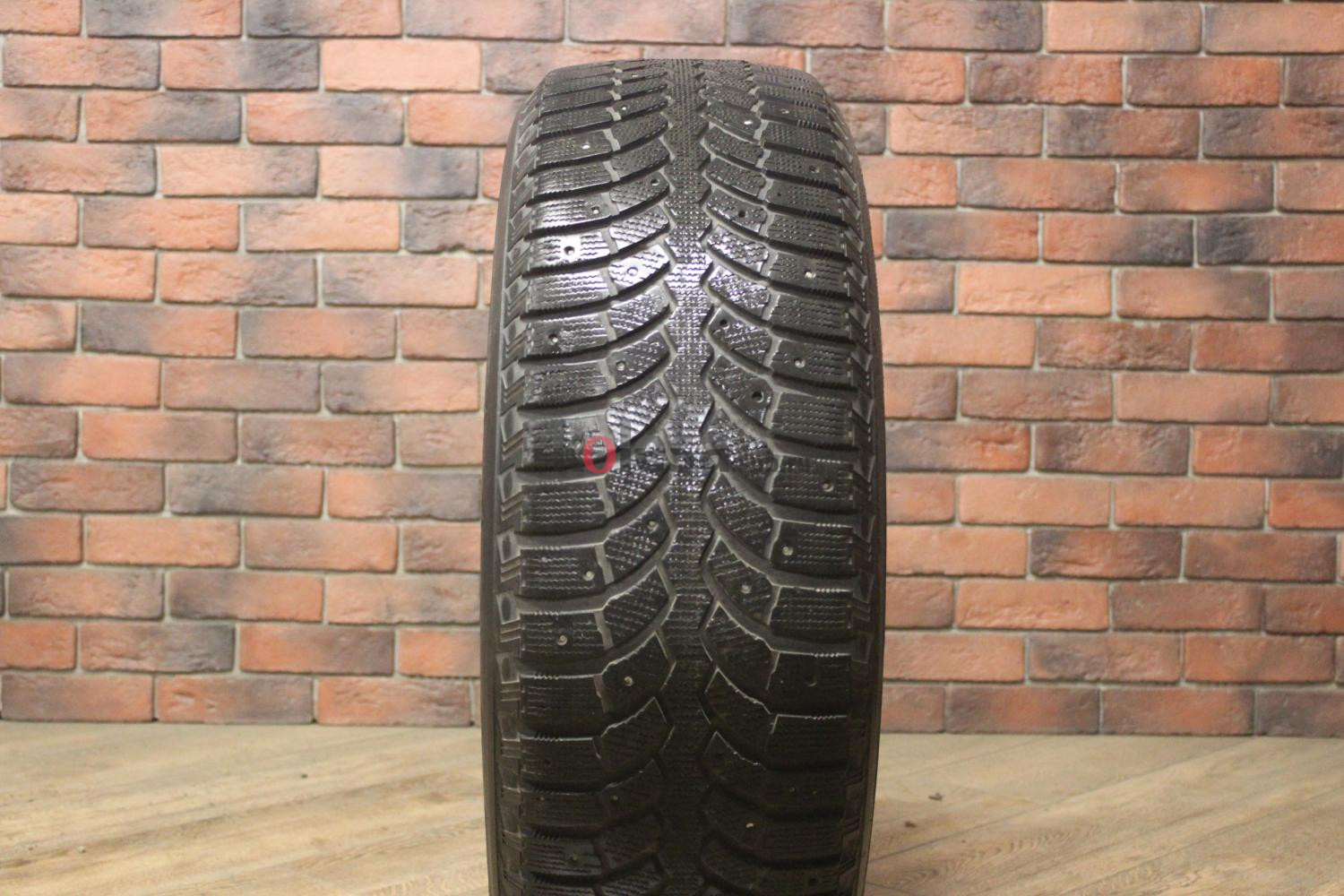 Зимние шипованные шины R18 255/60 Bridgestone Blizzak Spike-01 бу (4-5 мм.) остаток шипов 0-25%