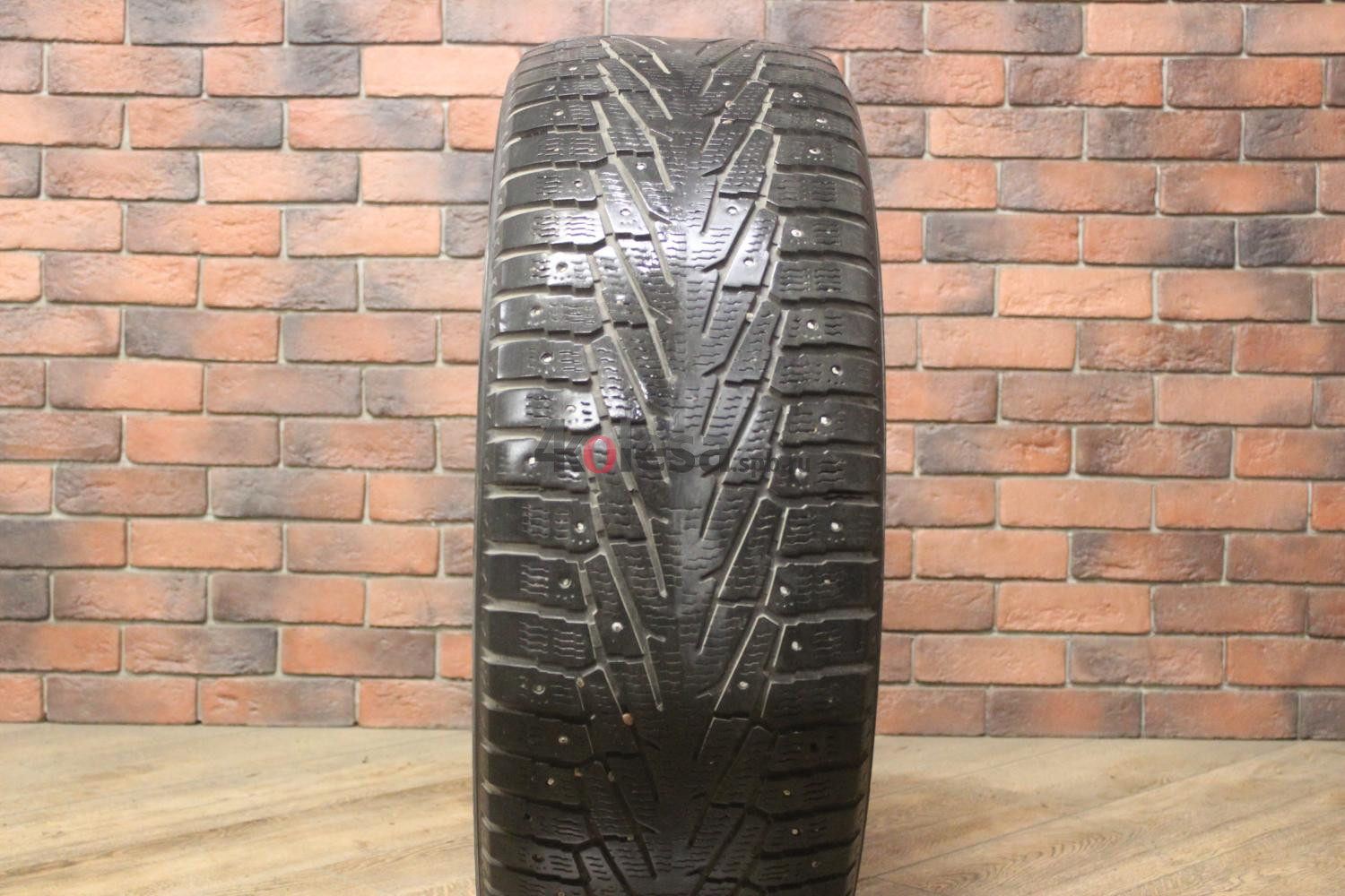 Зимние шипованные шины R18 285/60 Nokian Tyres Hakkapeliitta 7 бу (4-5 мм.) остаток шипов 0-25%