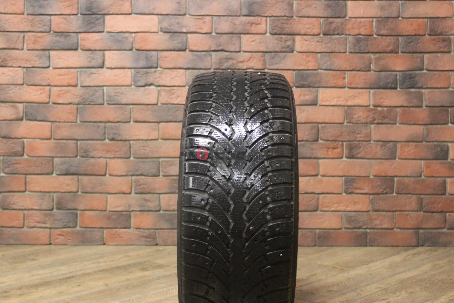 Зимние шипованные шины R17 225/50 Formula Ice бу (4-5 мм.) остаток шипов 0-25%
