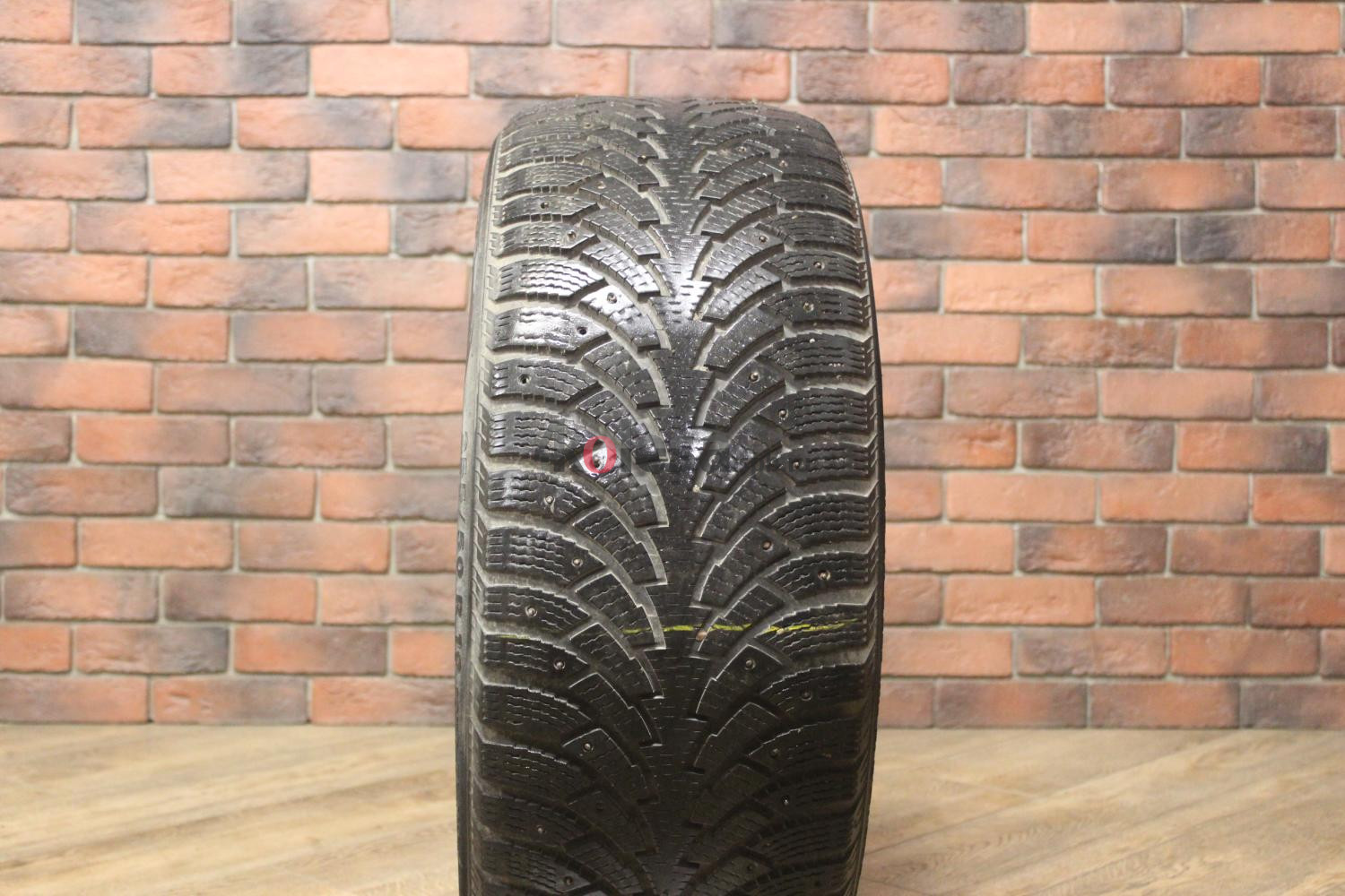 Зимние шипованные шины R19 255/50 Nokian Tyres Hakkapeliitta бу (6-7 мм.) остаток шипов 50-69%
