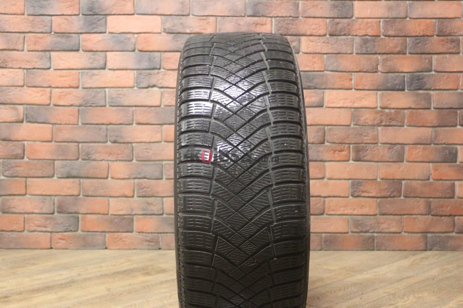 Зимние нешипованные шины R19 235/55 Pirelli Ice Zero FR бу Лип. (4-5 мм.)