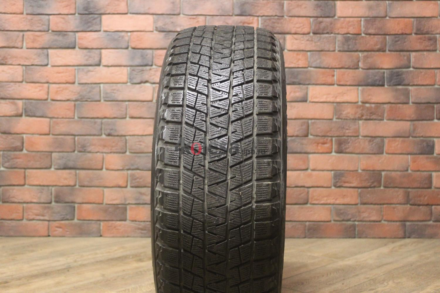 Зимние нешипованные шины R19 245/55 Bridgestone Blizzak DM-V1 бу Лип. (6-7 мм.)