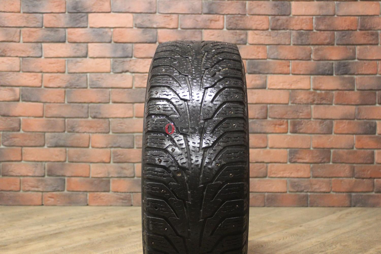 Зимние шипованные шины R15C 225/70 Nokian Tyres Hakkapeliitta C CARGO бу (4-5 мм.) остаток шипов 70-100%