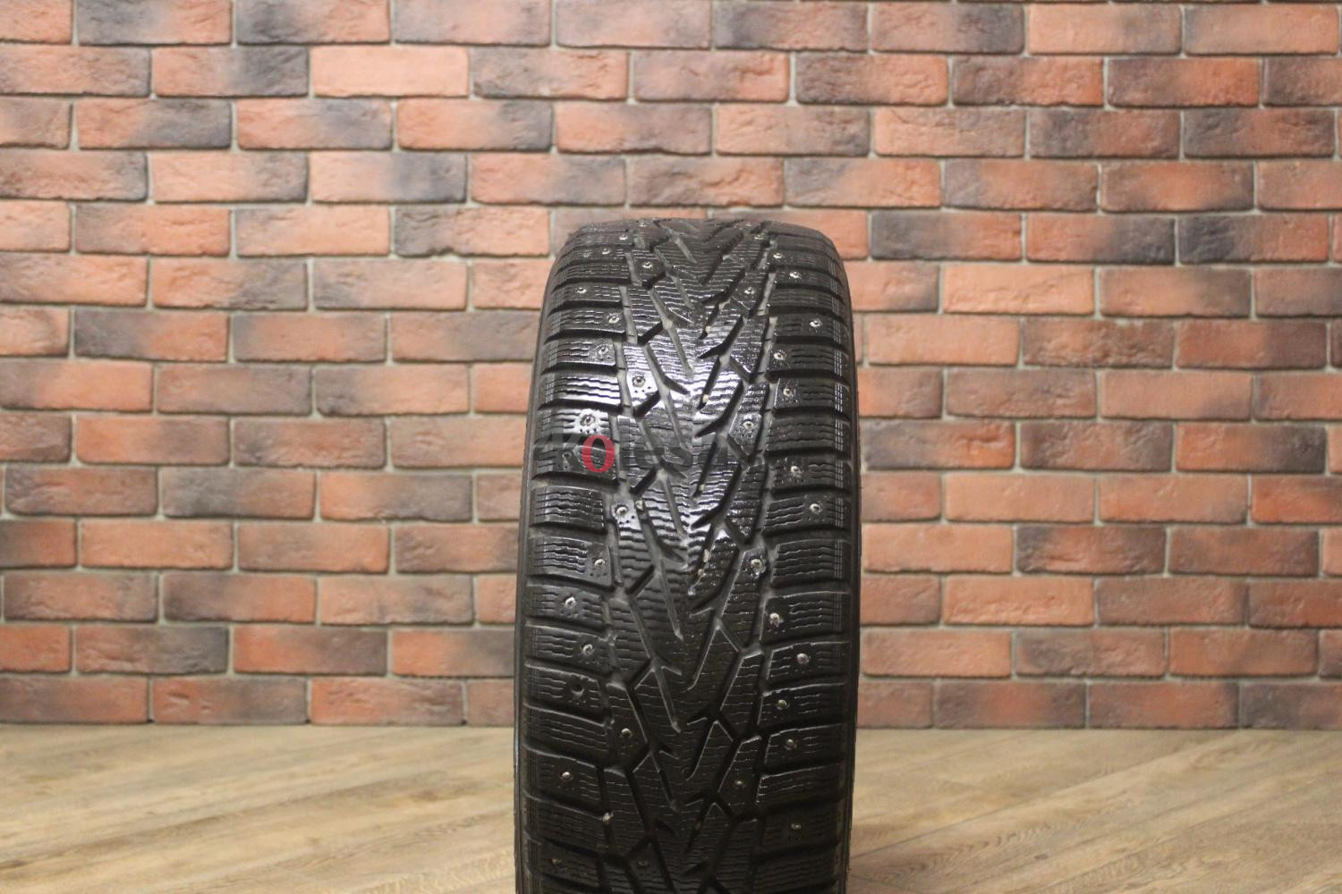 Зимние шипованные шины R16 215/55 Nokian Tyres Hakkapeliitta 7 бу (6-7 мм.) остаток шипов 70-100%
