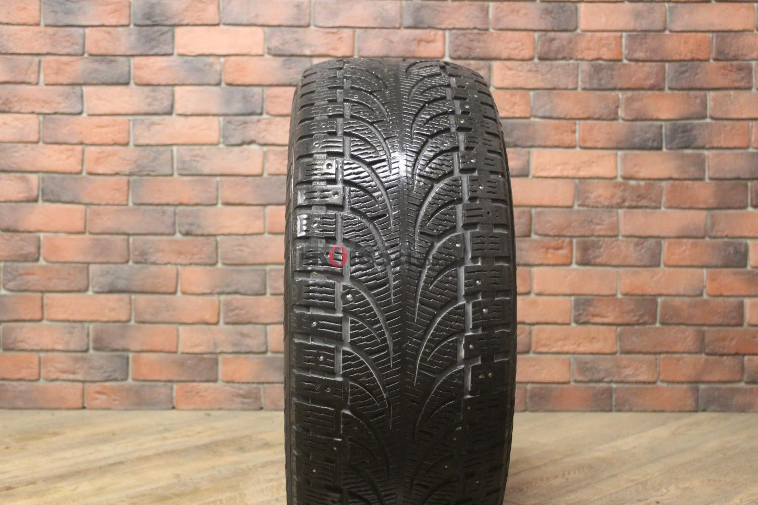 Зимние шипованные шины R19 255/50 Pirelli Winter Carving Edge бу (4-5 мм.) остаток шипов 0-25%