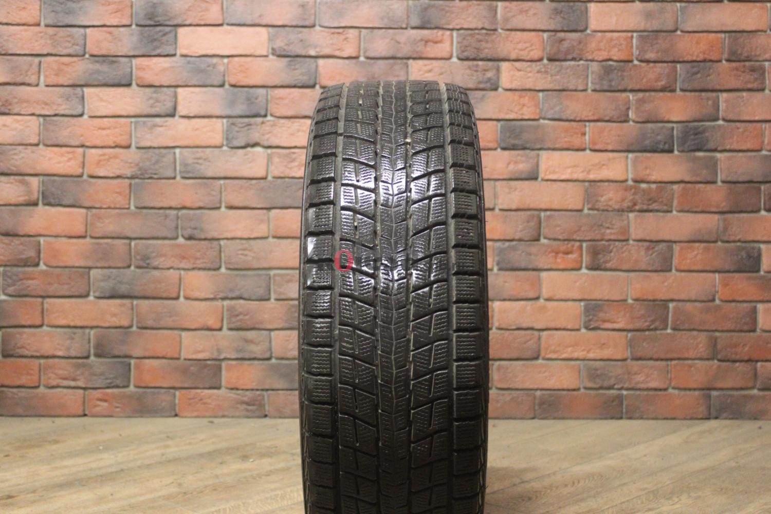 Зимние нешипованные шины R17 225/60 Dunlop Winter Maxx s j 8 бу Лип. (8-9 мм.)