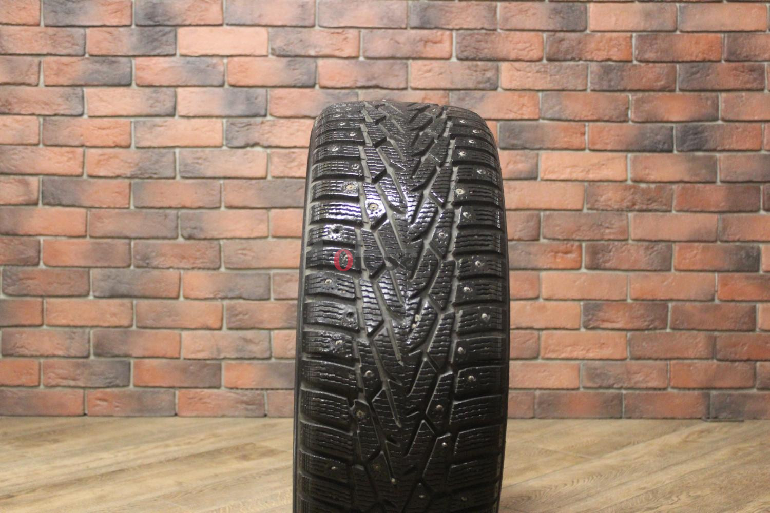 Зимние шипованные шины R16 215/60 Nokian Tyres Hakkapeliitta 7 бу (6-7 мм.) остаток шипов 70-100%