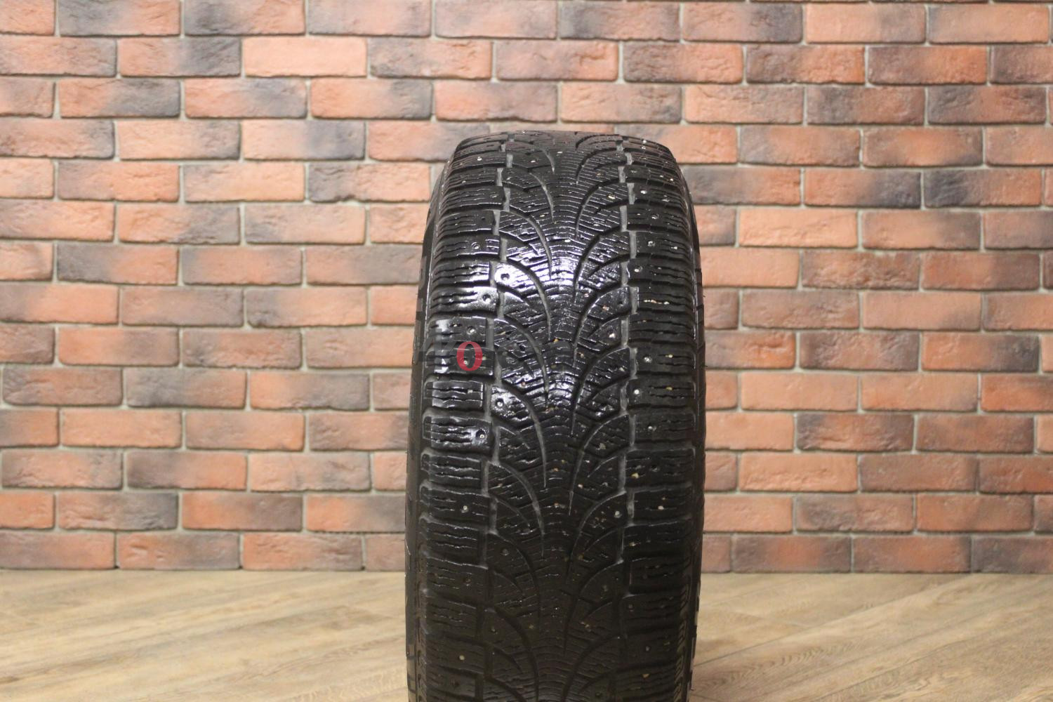 Зимние шипованные шины R17 225/55 Pirelli Winter Carving Edge бу (4-5 мм.) остаток шипов 0-25%