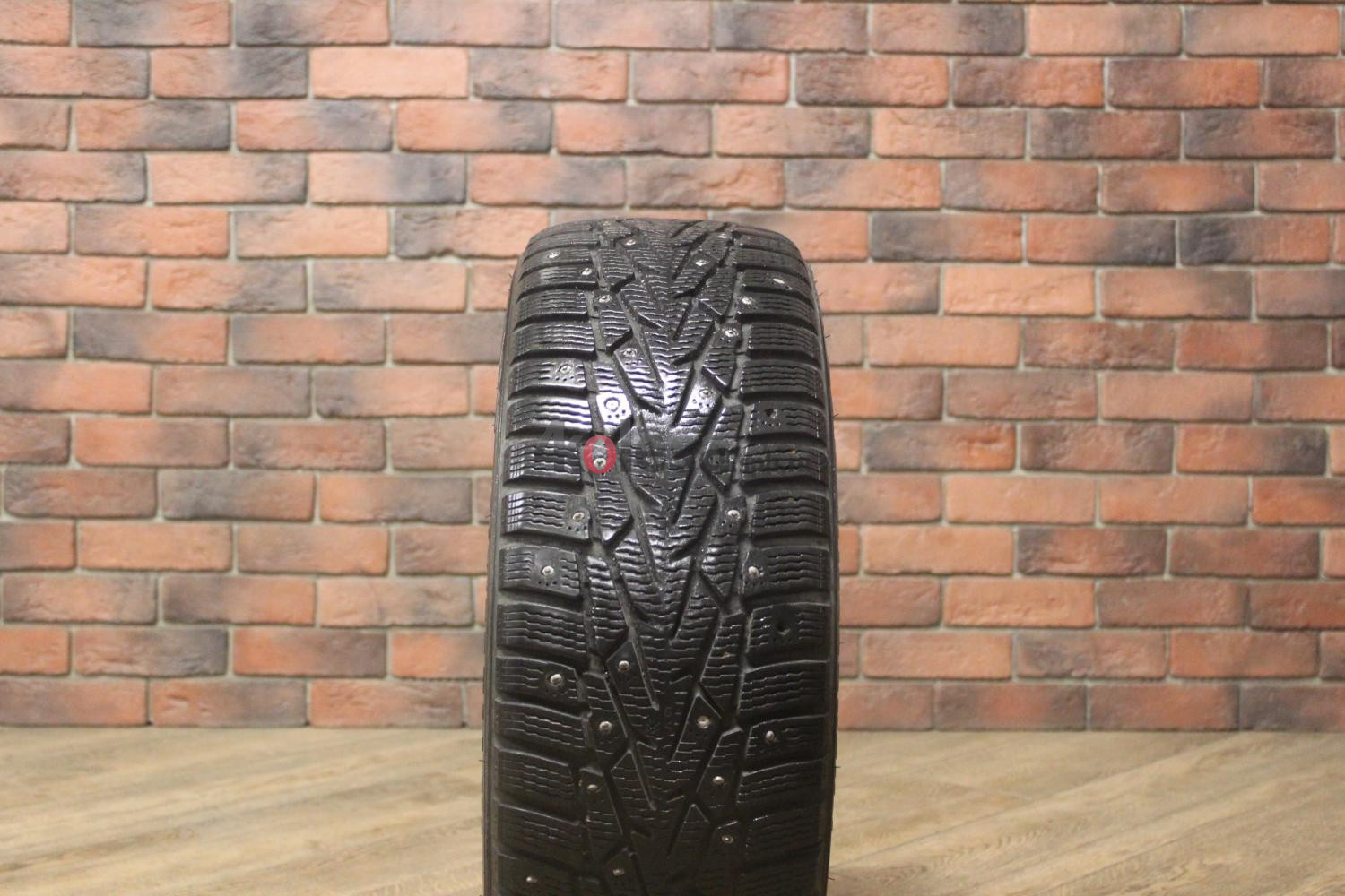 Зимние шипованные шины R16 205/55 Nokian Tyres Hakkapeliitta 7 RFT бу (6-7 мм.) остаток шипов 70-100%