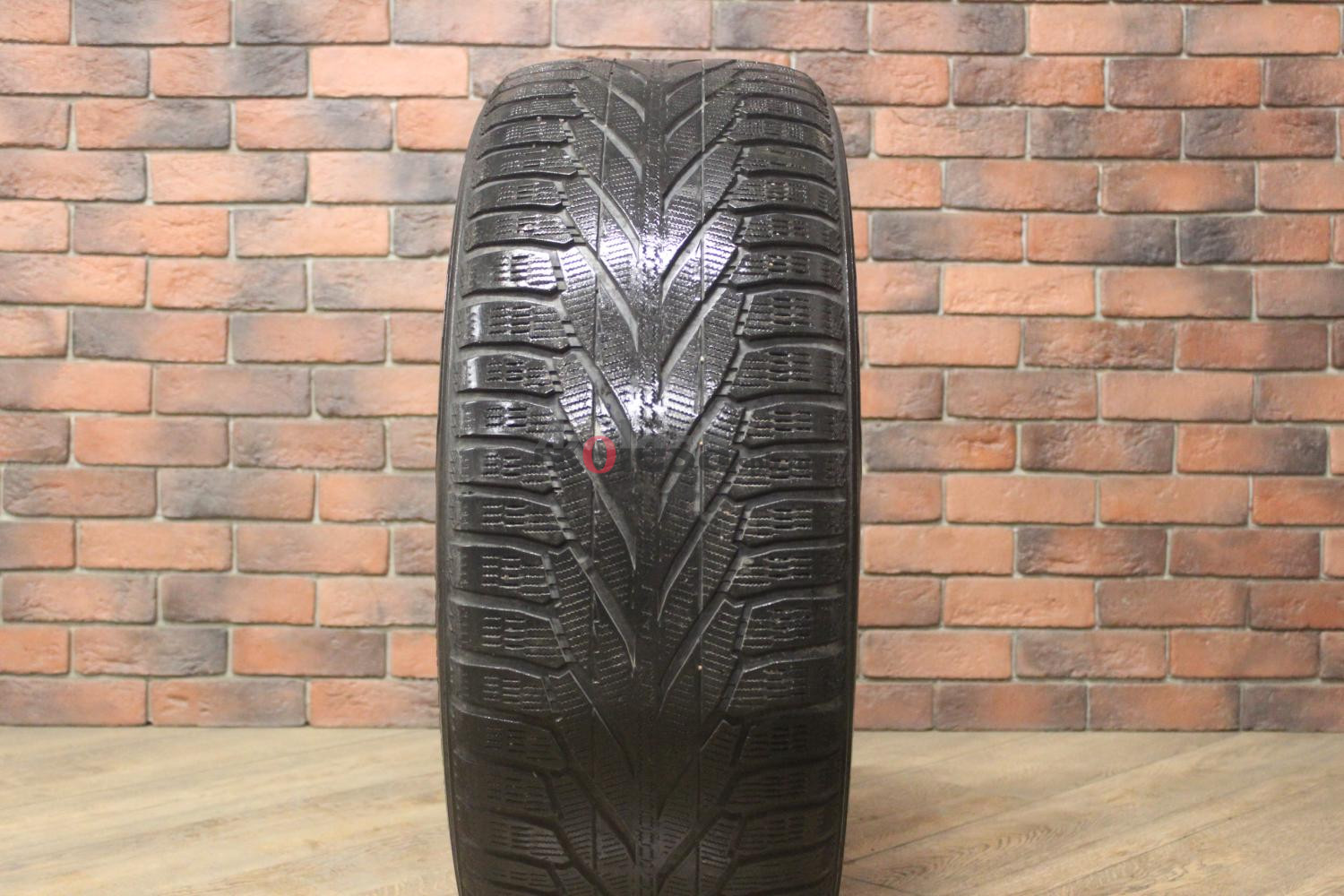 Зимние нешипованные шины R20 275/50 Nokian Tyres Hakkapeliitta R2 бу Лип. (4-5 мм.)