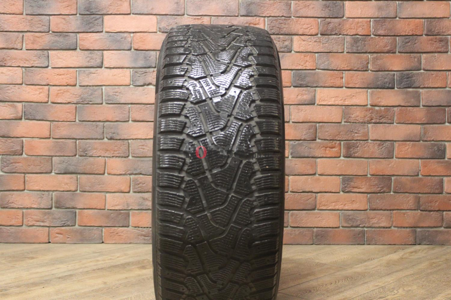 Зимние шипованные шины R18 265/60 Pirelli Ice Zero бу (4-5 мм.) остаток шипов 0-25%