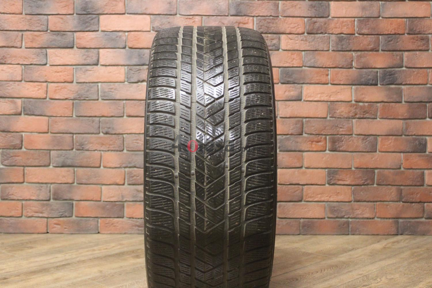 Зимние нешипованные шины R21 285/40 Pirelli Scorpion Winter бу Лип. (4-5 мм.)