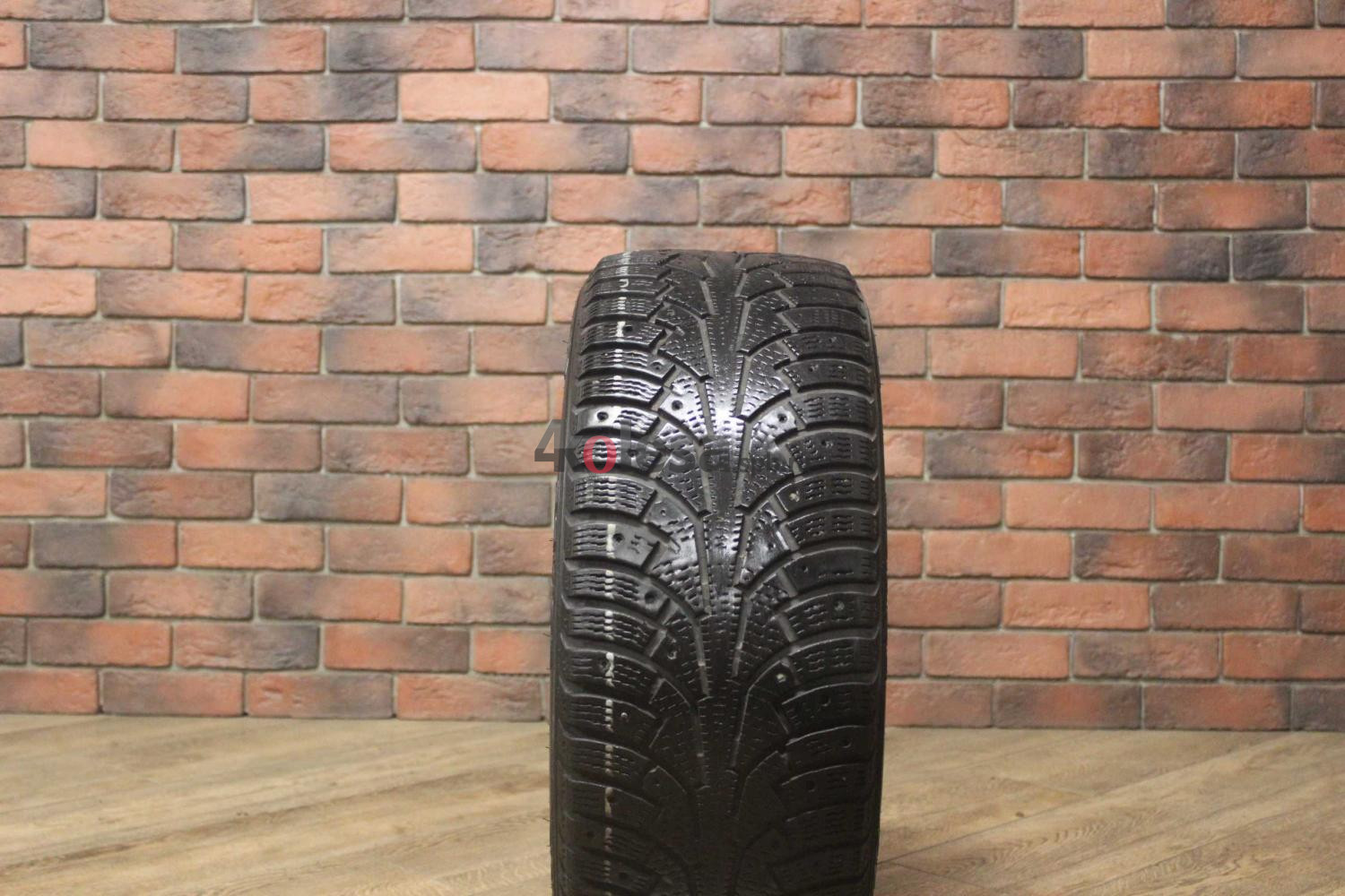 Зимние шипованные шины R17 225/45 Nokian Tyres Nordman 5 бу (4-5 мм.) остаток шипов 0-25%