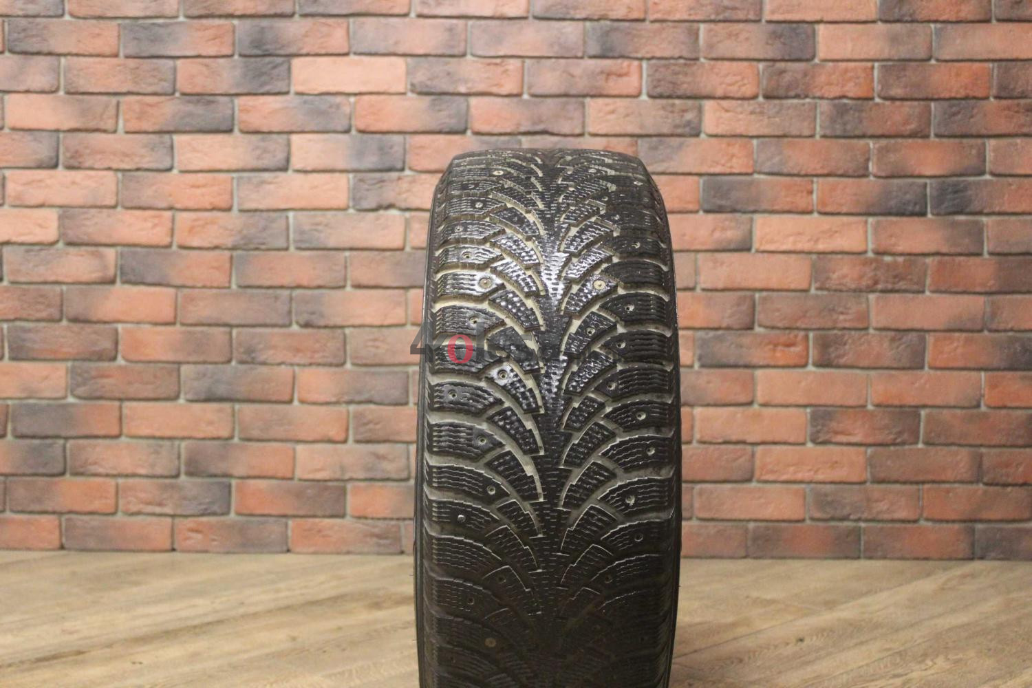 Зимние шипованные шины R17 225/55 Nokian Tyres Nordman 4 бу (4-5 мм.) остаток шипов 0-25%