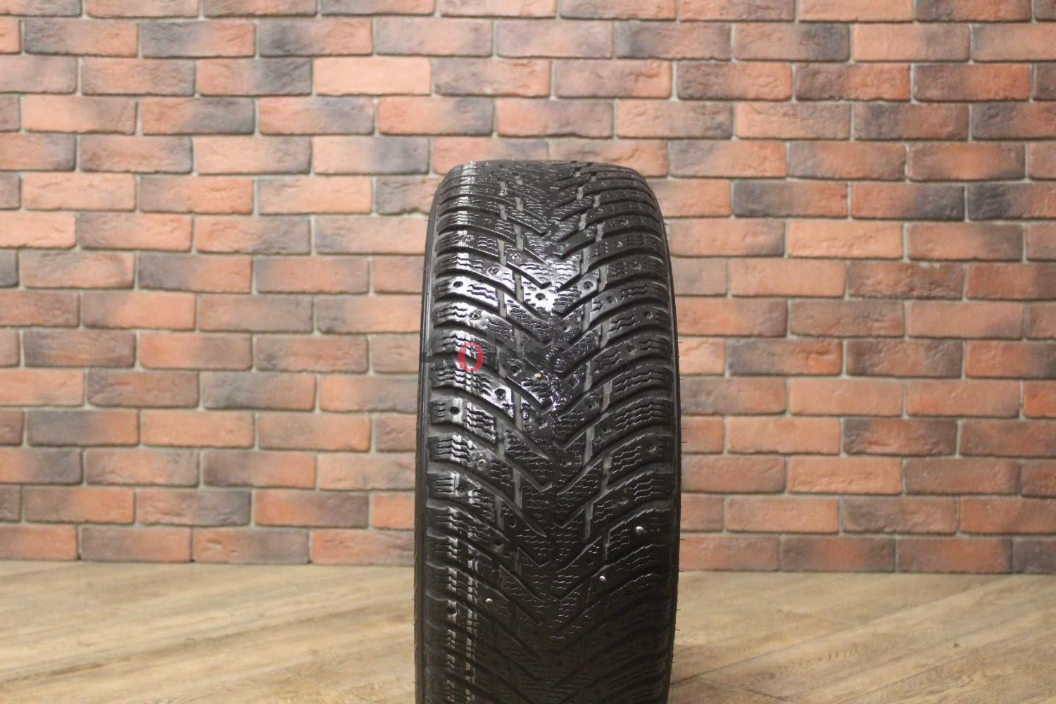 Зимние шипованные шины R16 205/65 Nokian Tyres Hakkapeliitta 8 бу (4-5 мм.) остаток шипов 25-49%