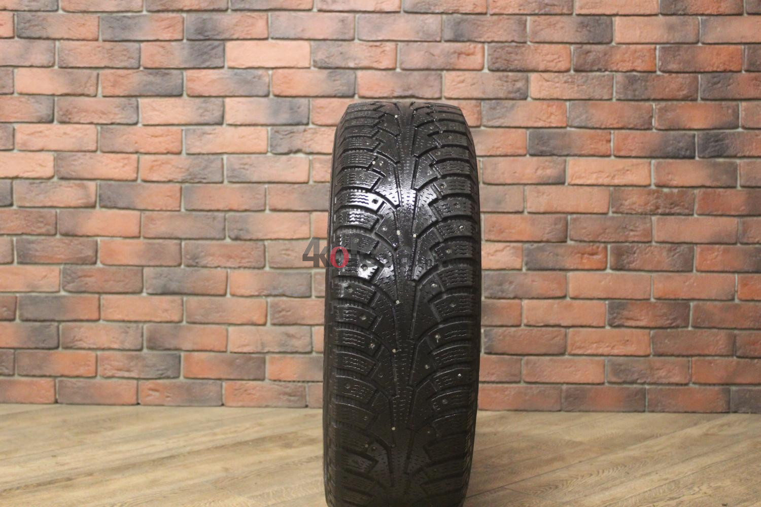 Зимние шипованные шины R16 215/70 Nokian Tyres Nordman 5 бу (4-5 мм.) остаток шипов 0-25%