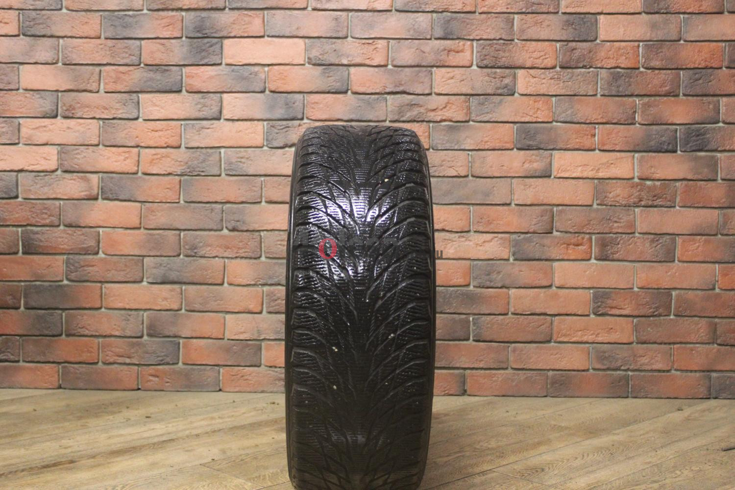 Зимние нешипованные шины R16 205/65 Nokian Tyres Hakkapeliitta R2 бу Лип. (4-5 мм.)
