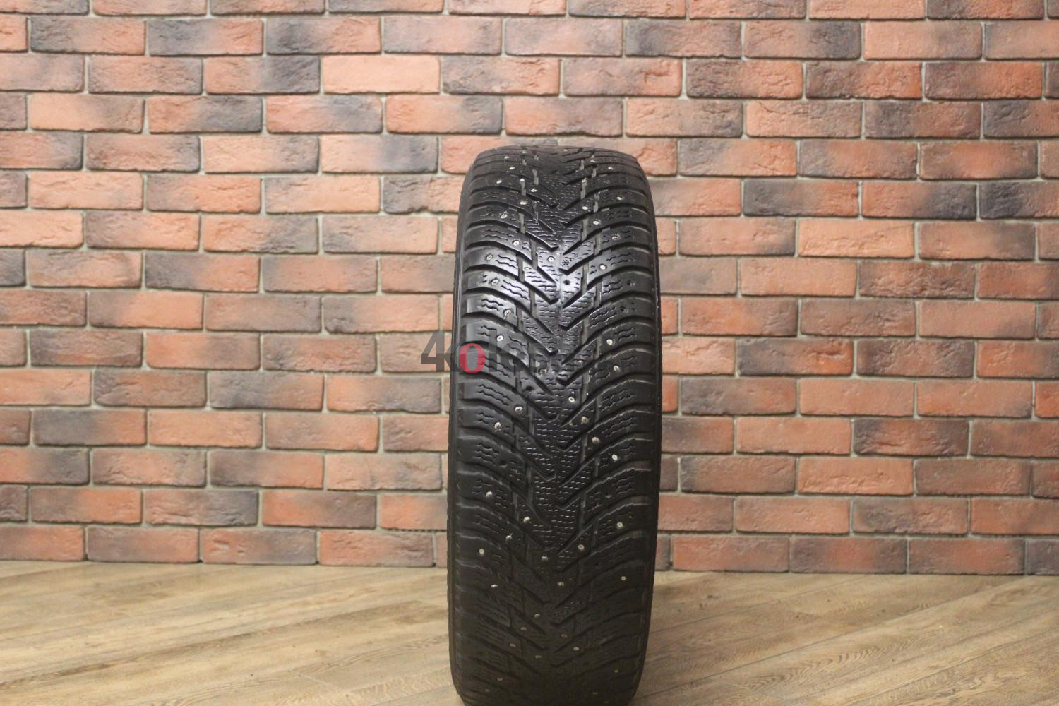 Зимние шипованные шины R17 215/65 Nokian Tyres Hakkapeliitta 8 бу (6-7 мм.) остаток шипов 50-69%