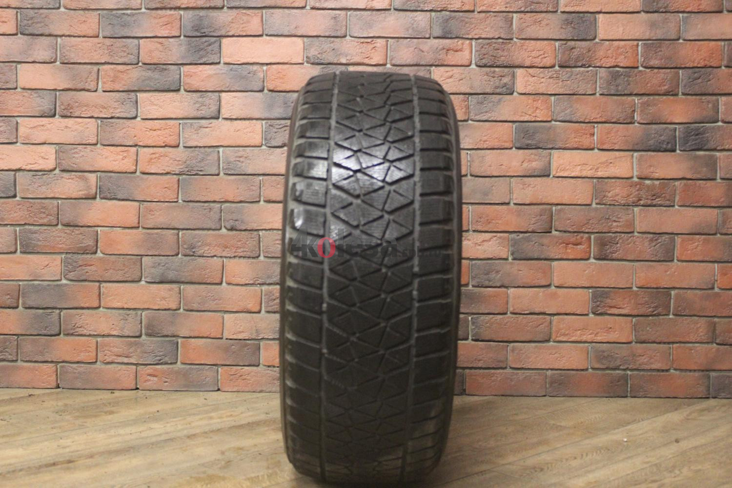 Зимние нешипованные шины R19 265/55 Bridgestone Blizzak DM-V2 бу Лип. (4-5 мм.)